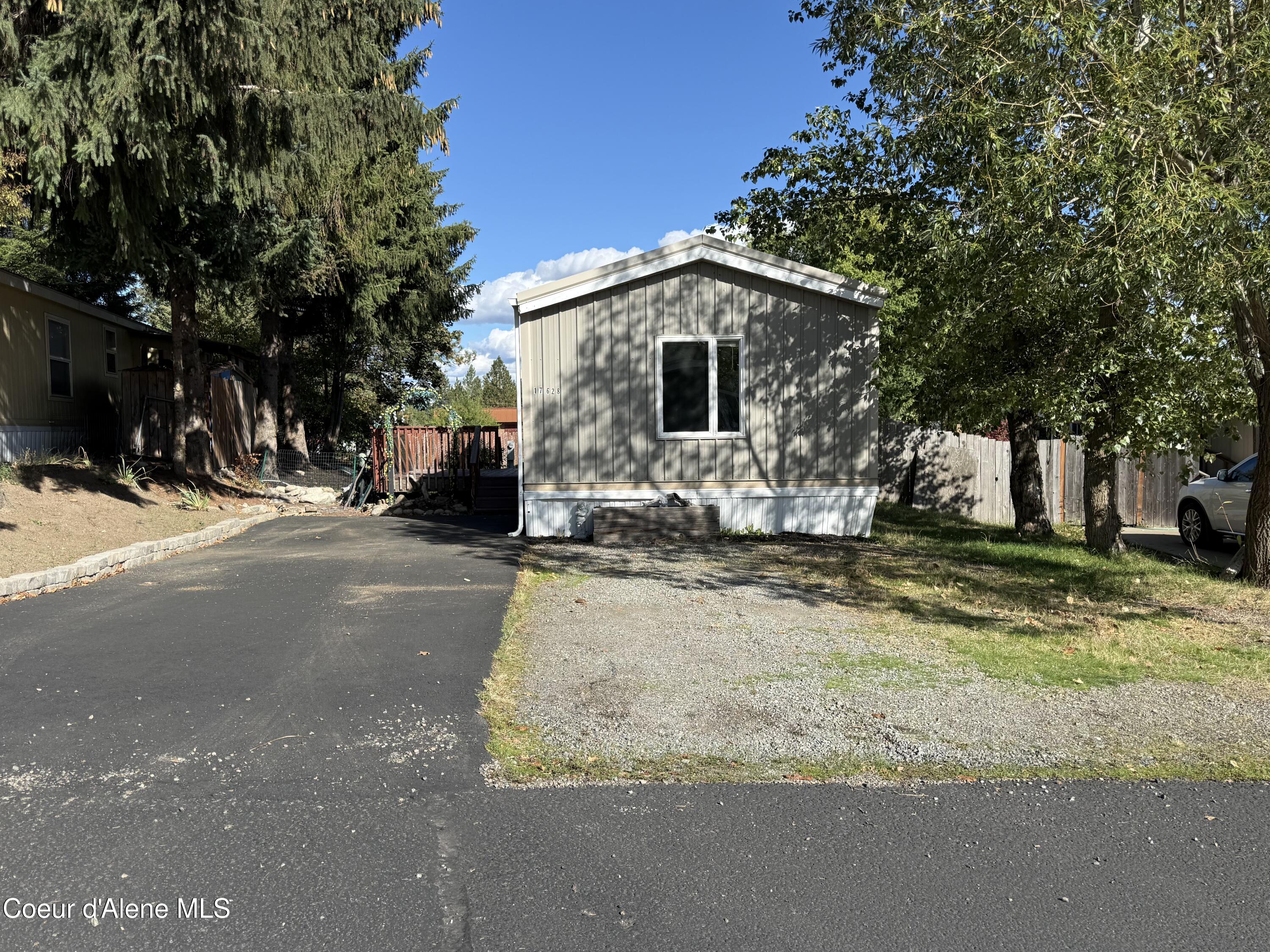 17628 W Santiago Cir — photo