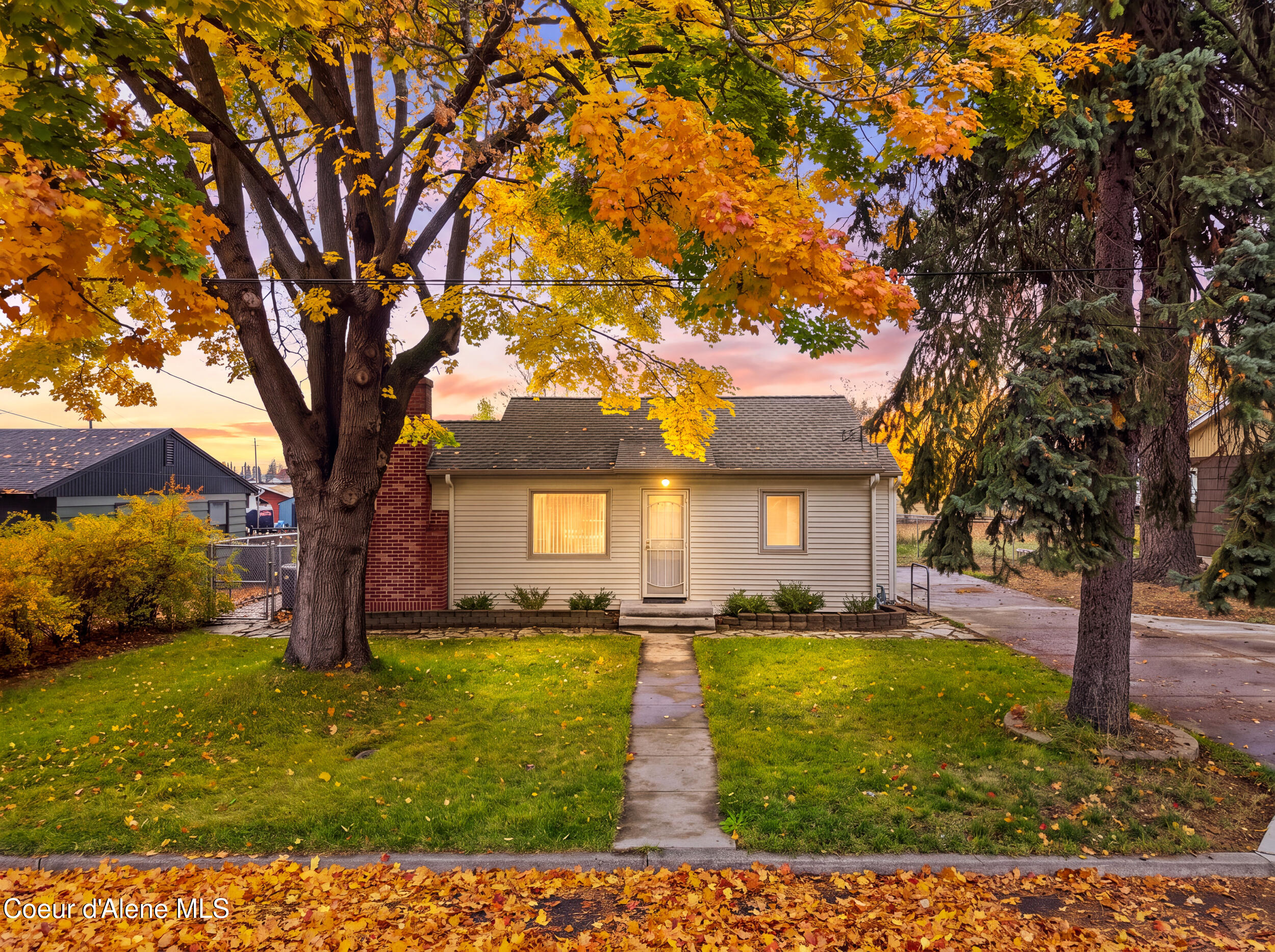 501 E Hattie Ave — photo