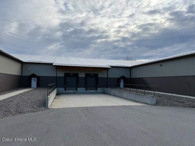 1106 Airpark Court — photo
