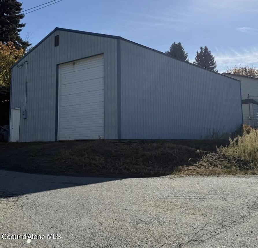 1421 J Ln — photo