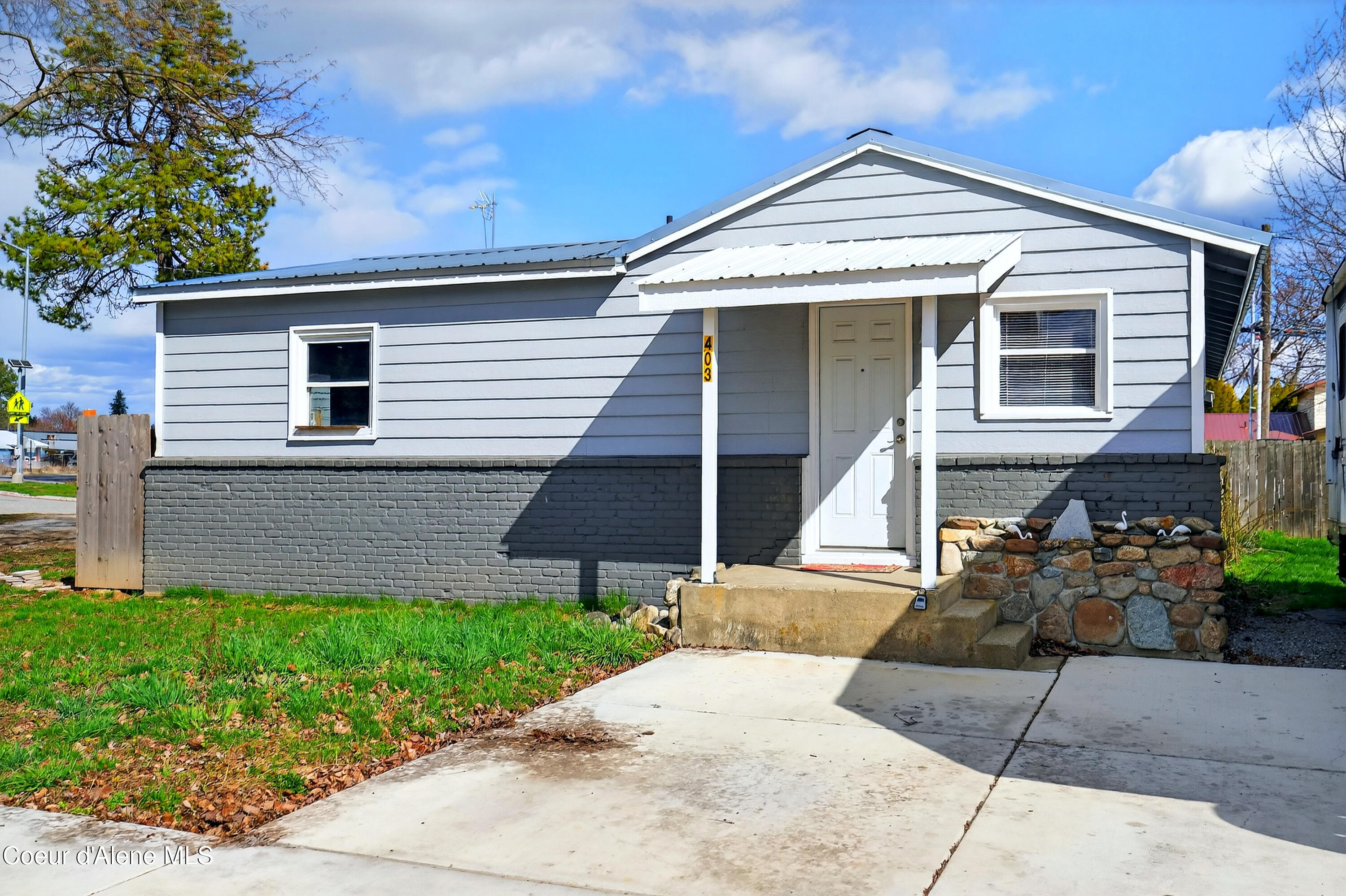 403 Olive Ave — photo