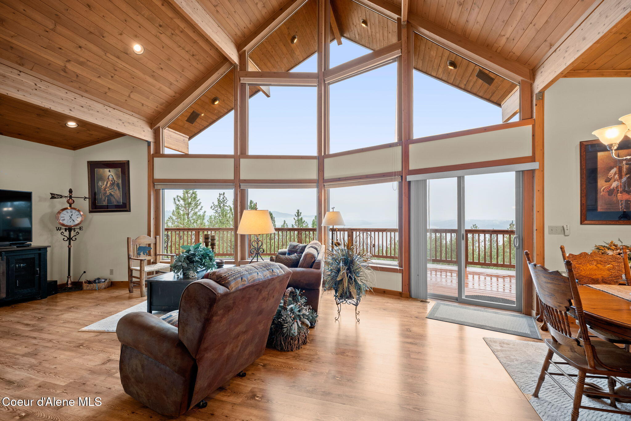 2094 E Driftwood Heights Dr — photo