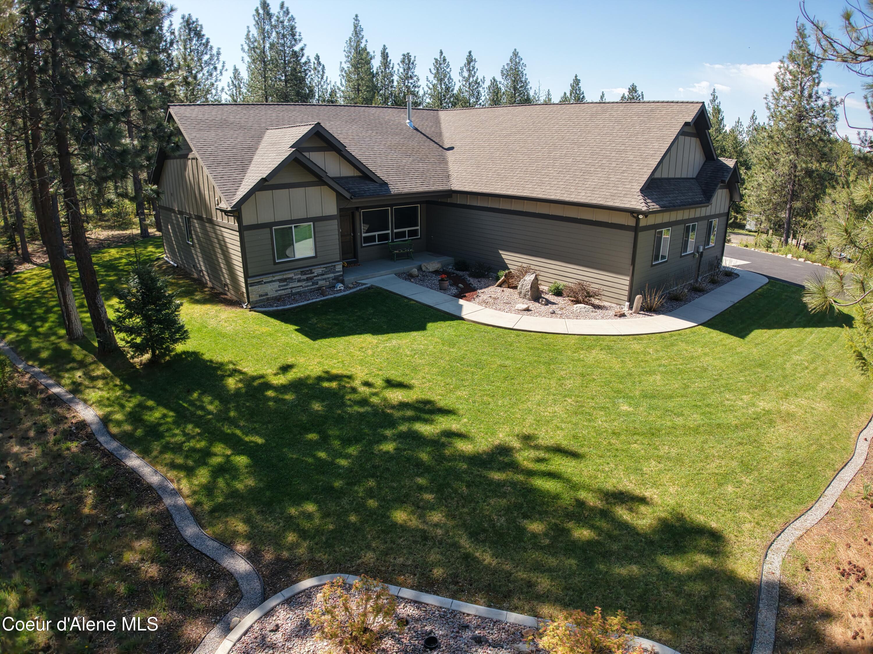 21642 N Massif Rd, Rathdrum, ID 83858
