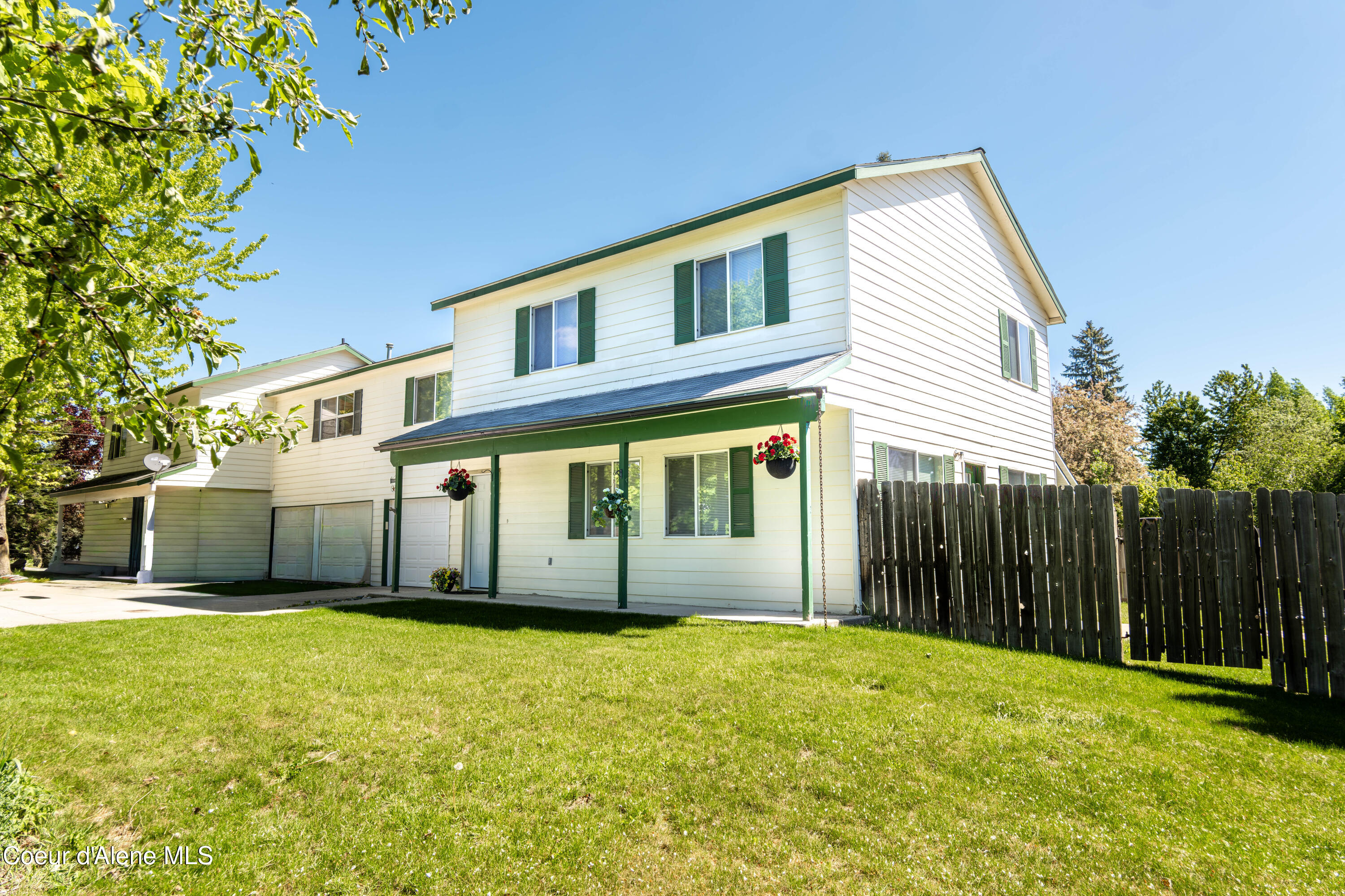 1611 Cedar St — photo