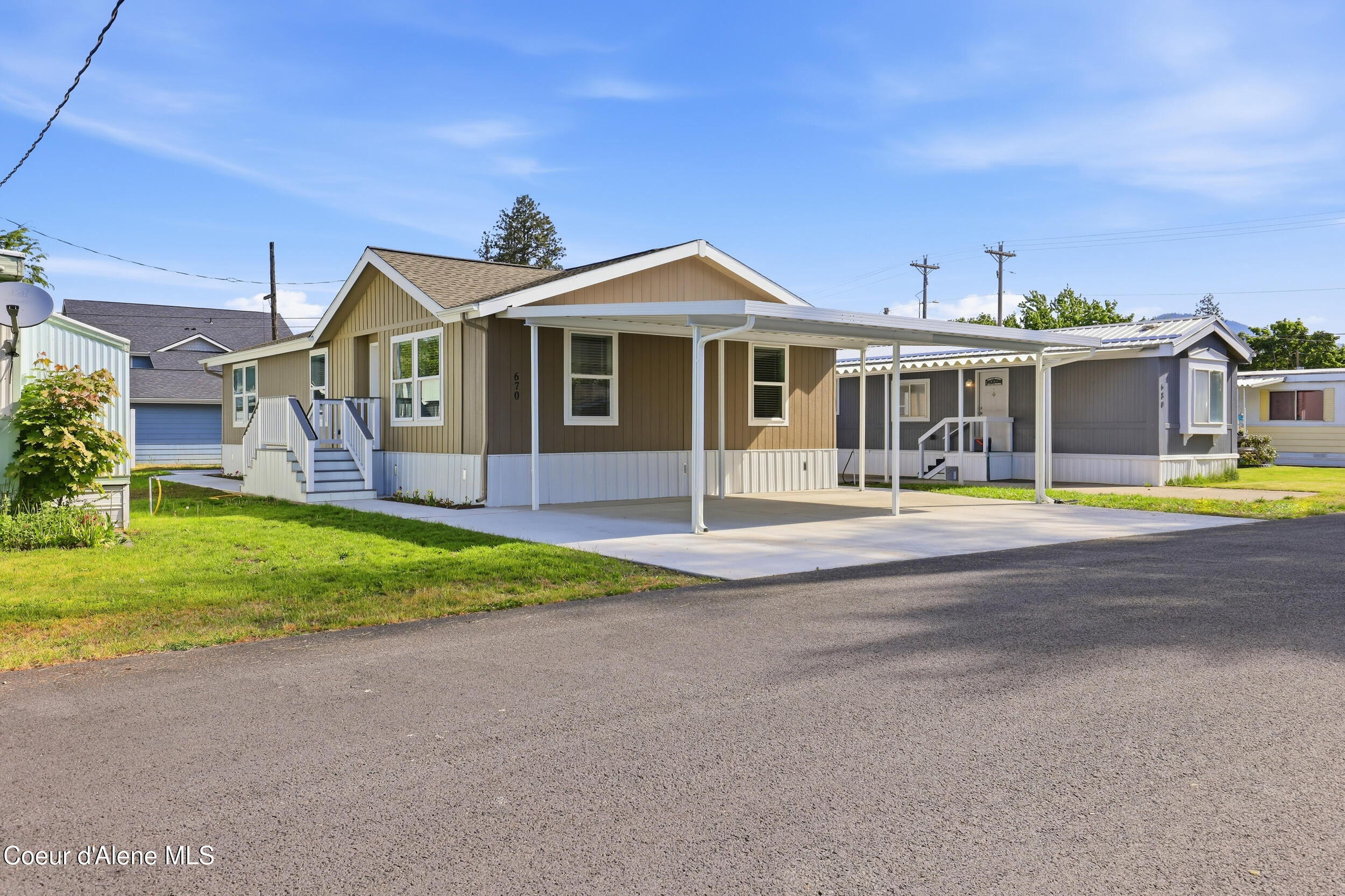 670 W Myriah Loop — photo