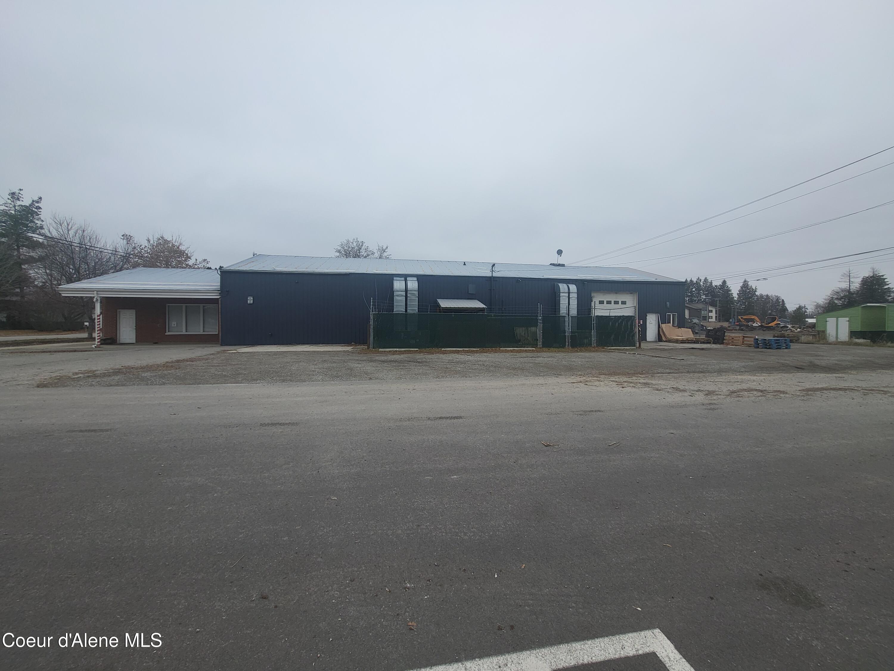 415 E 3rd Ave — photo