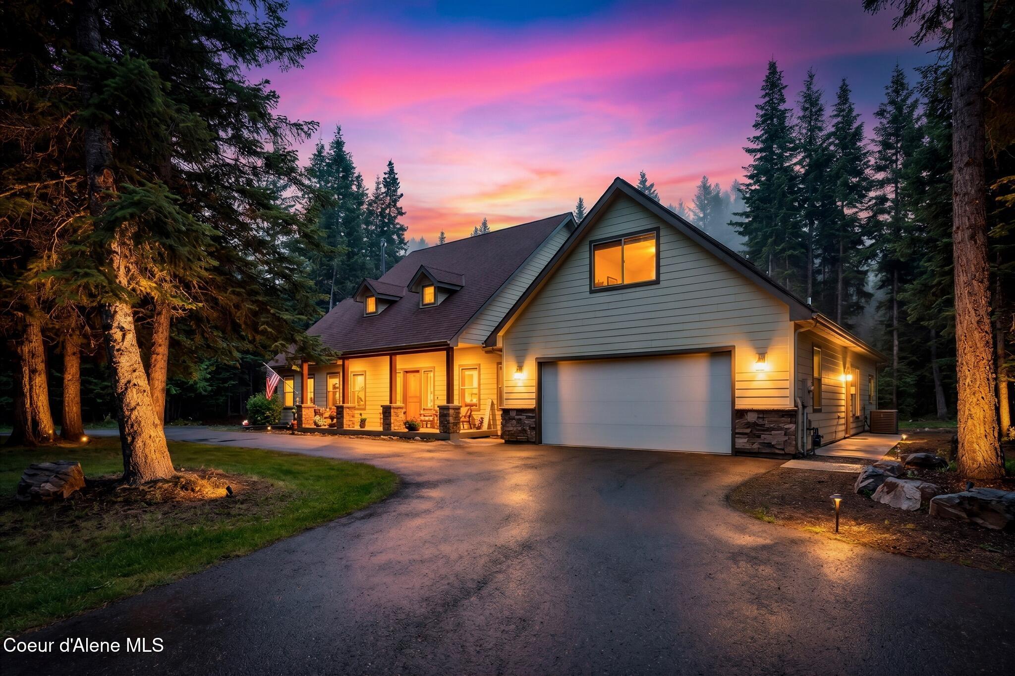 25400 N Lantern Hill Rd, Rathdrum, ID 83858