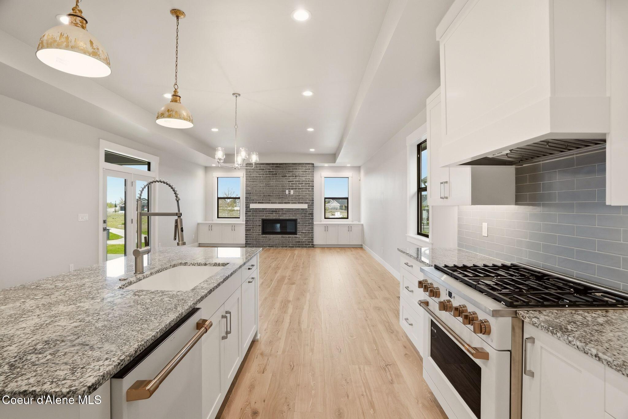 4447 W Hide Away Ln — photo
