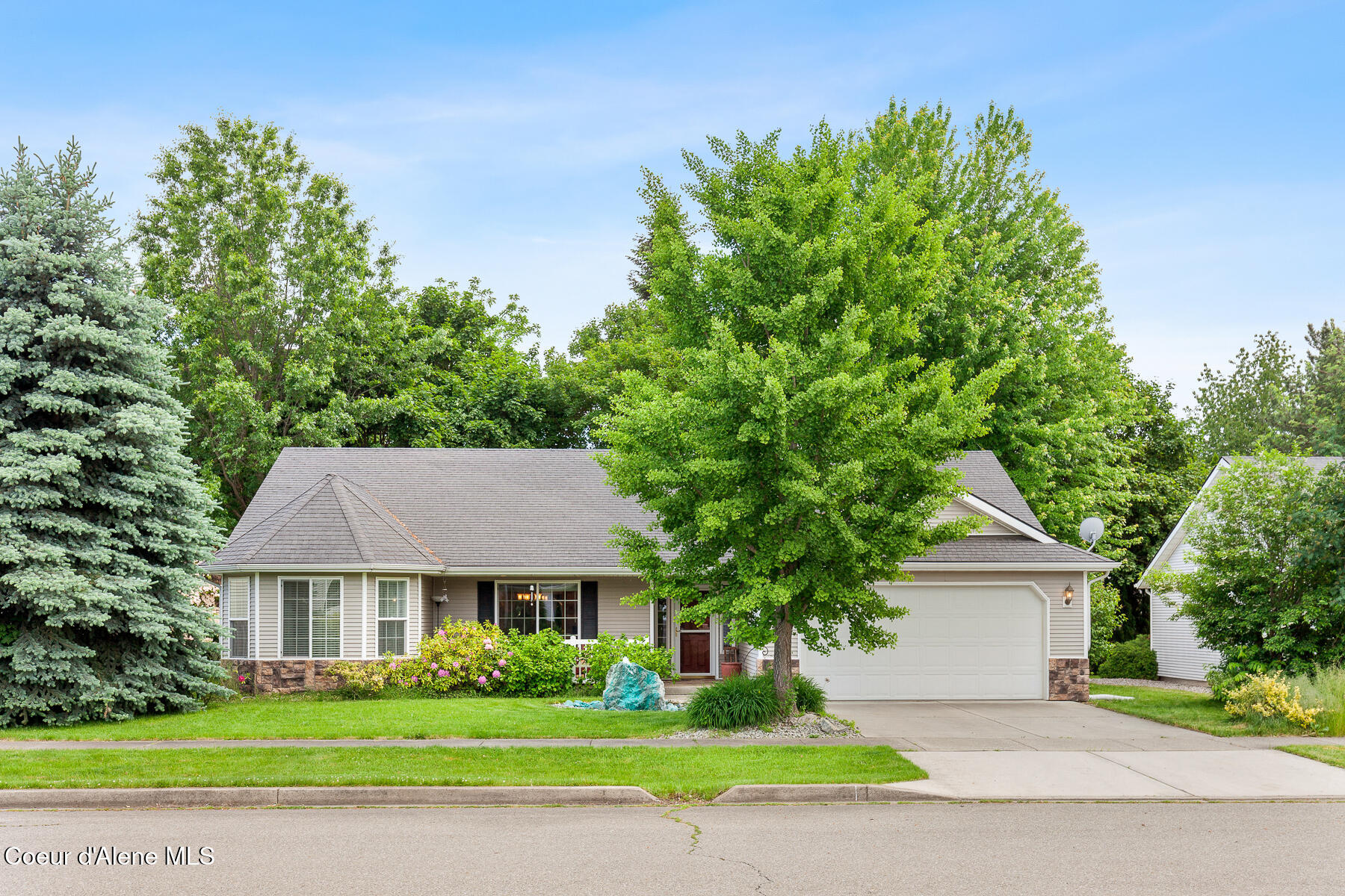 1494 W Sutherland Ct — photo
