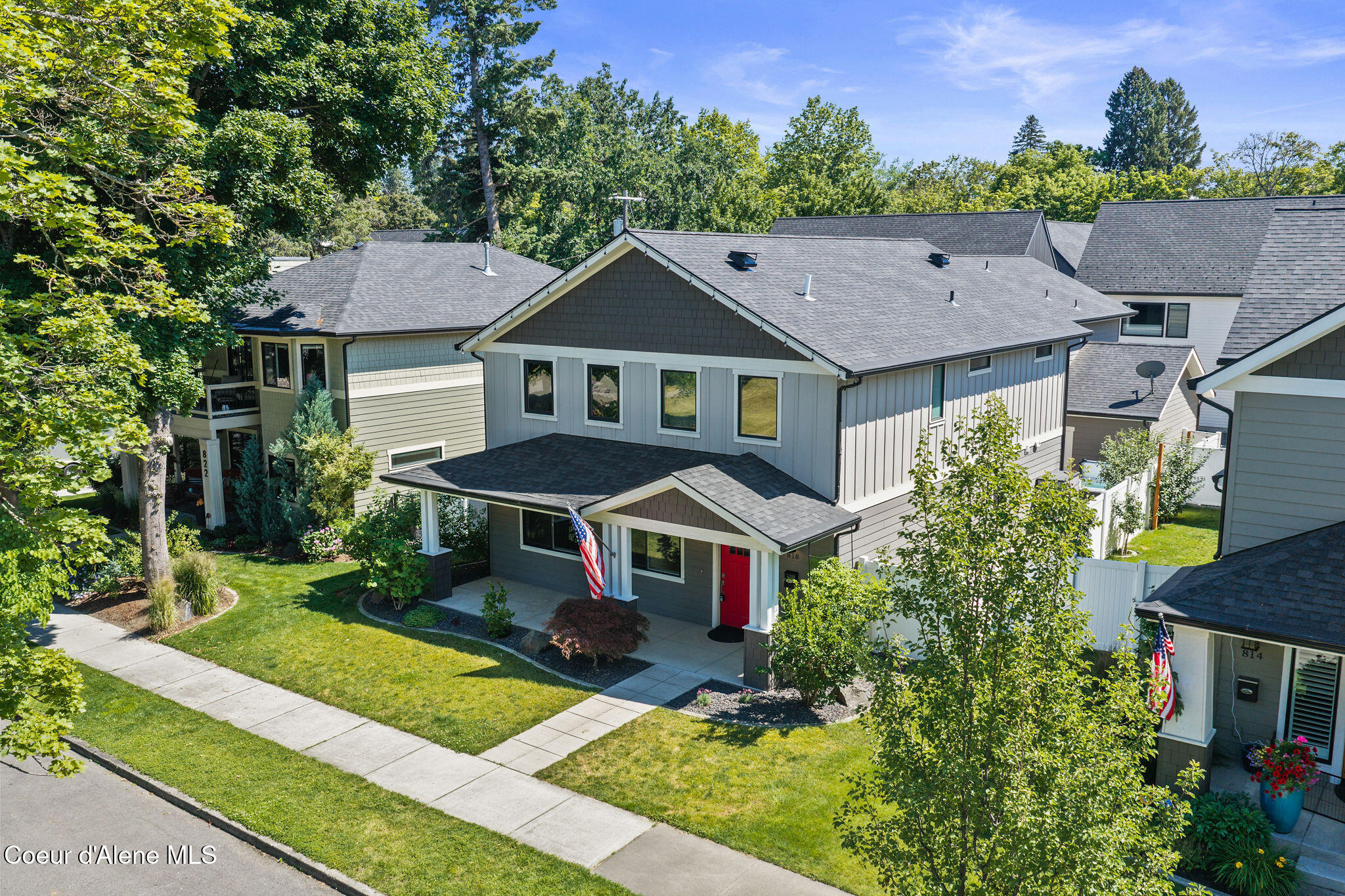 818 & 820 E Lakeside Ave — photo