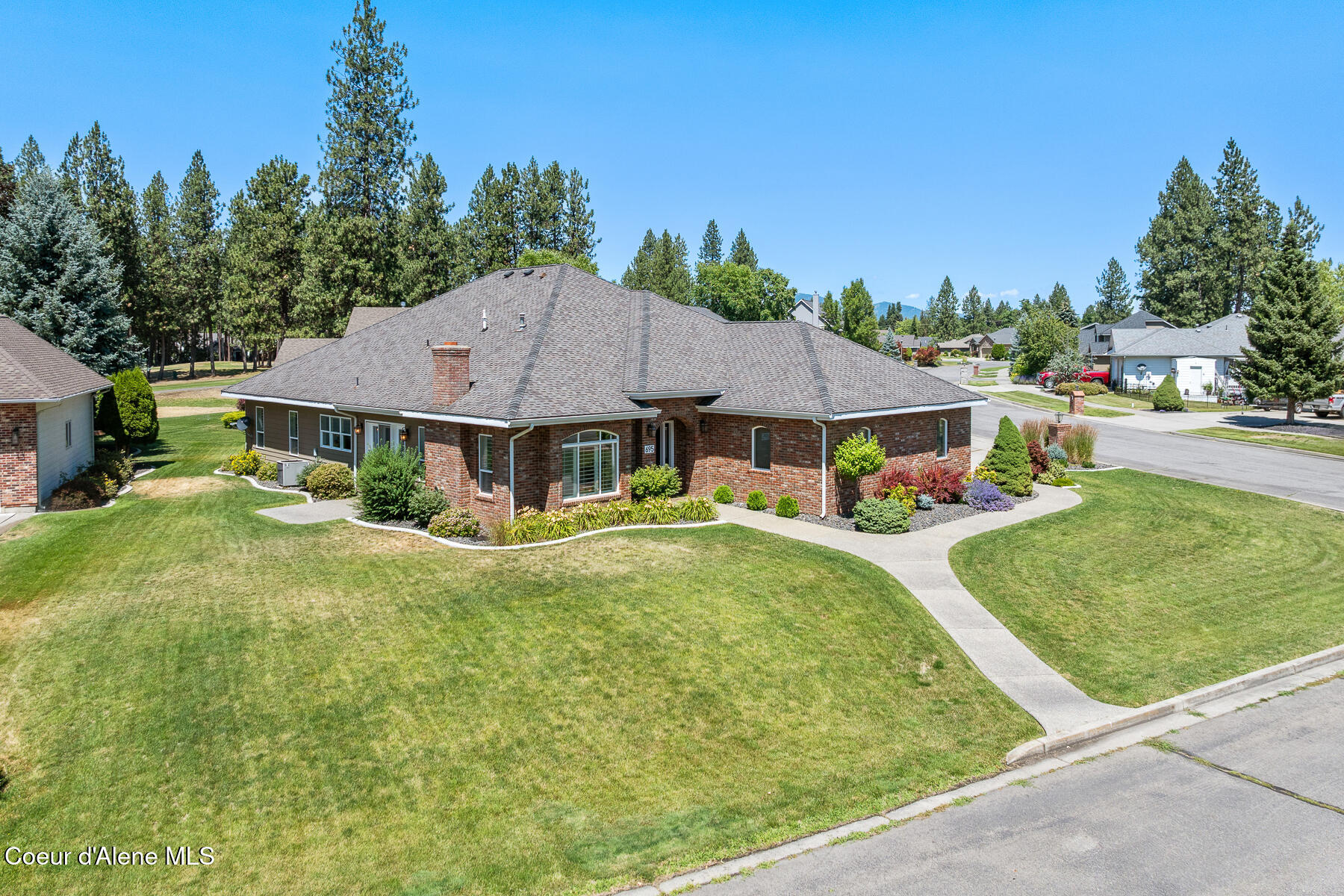 695 N McDonald Ct — photo
