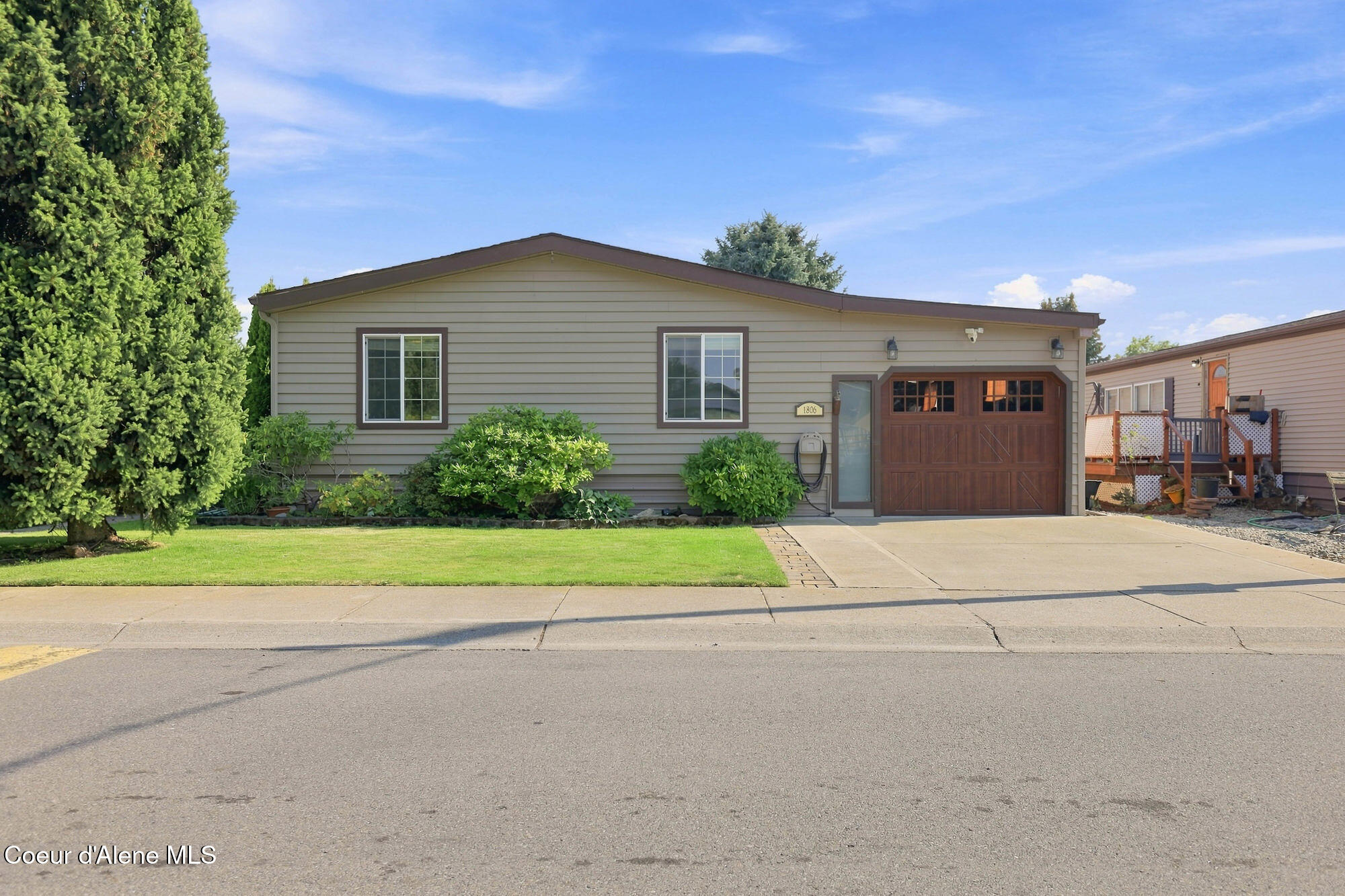 1806 W Dartmouth Cir — photo