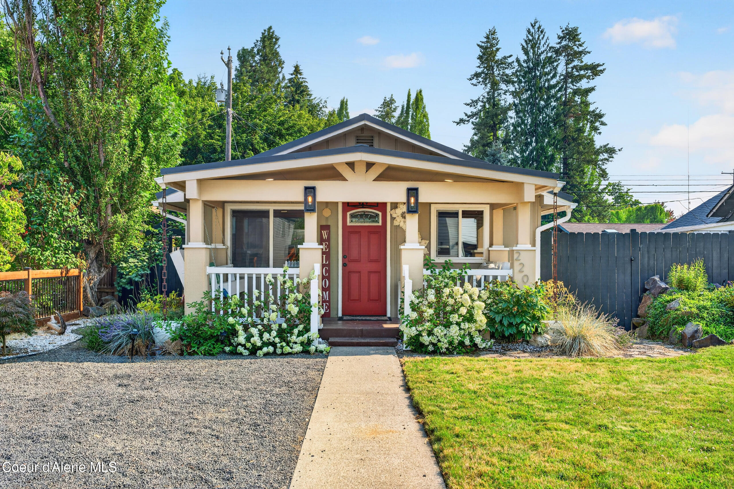 2206 E Coeur D Alene Ave — photo