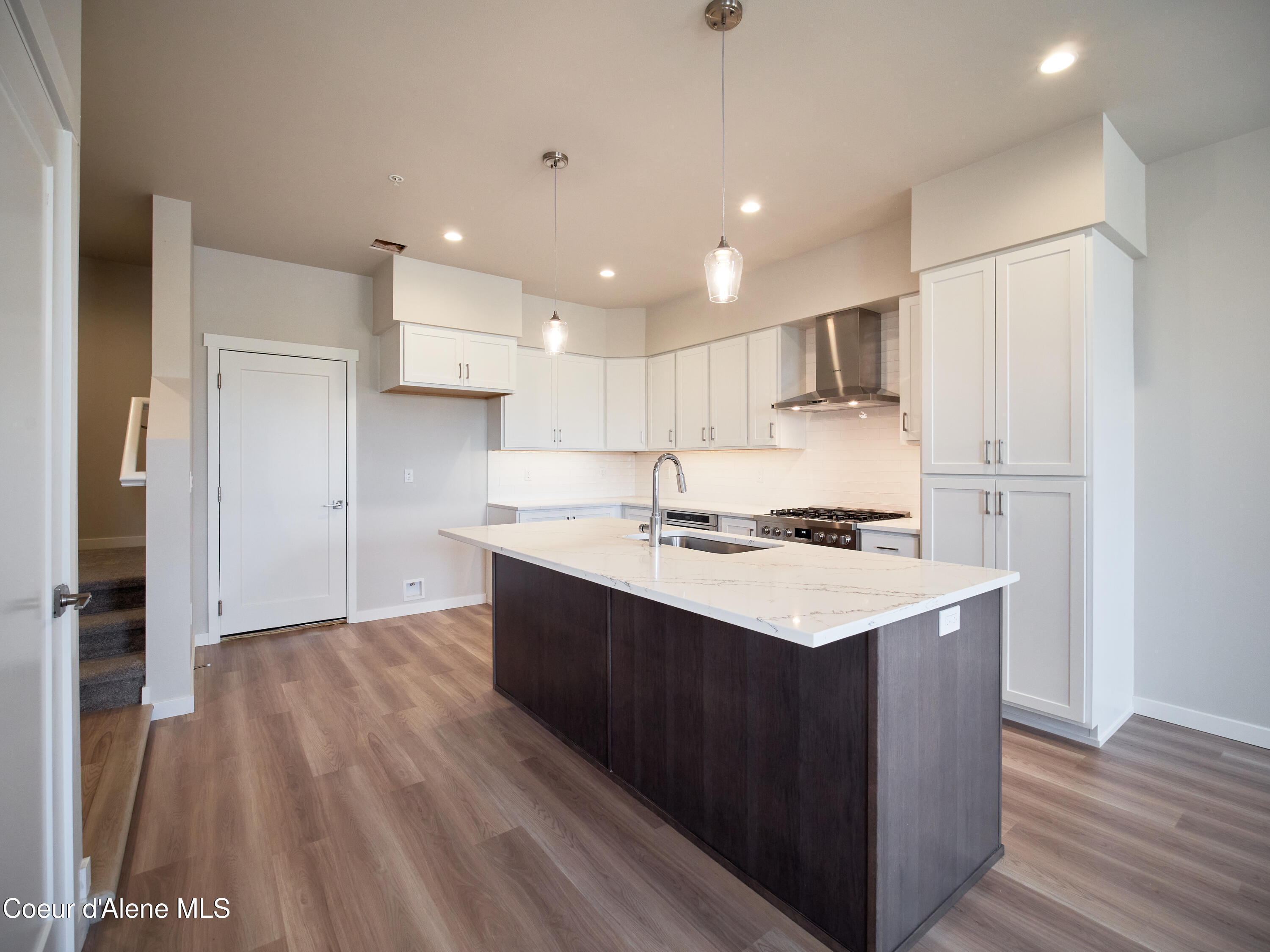 1042 E 4th Ave — photo