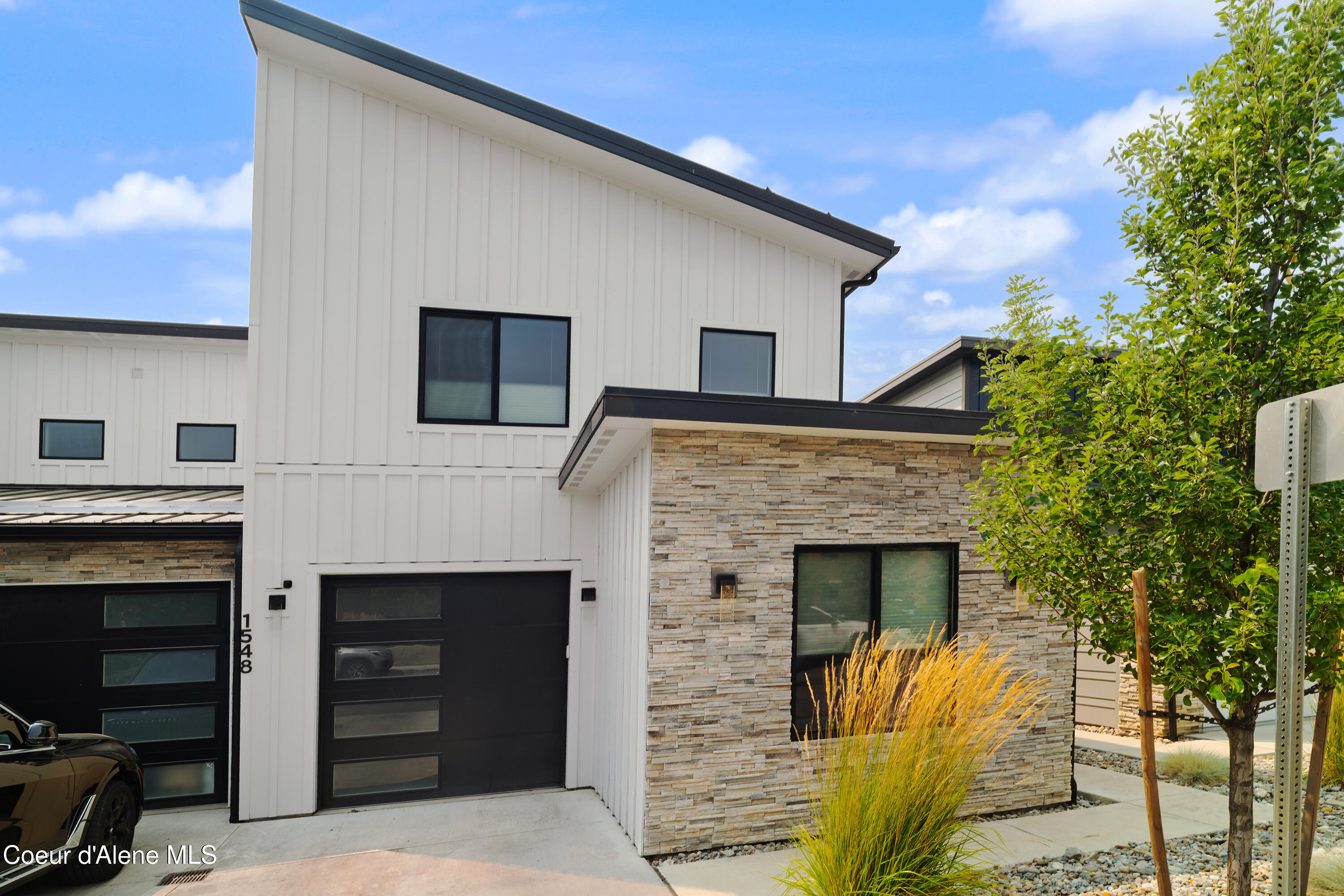 1548 W Union Dr — photo