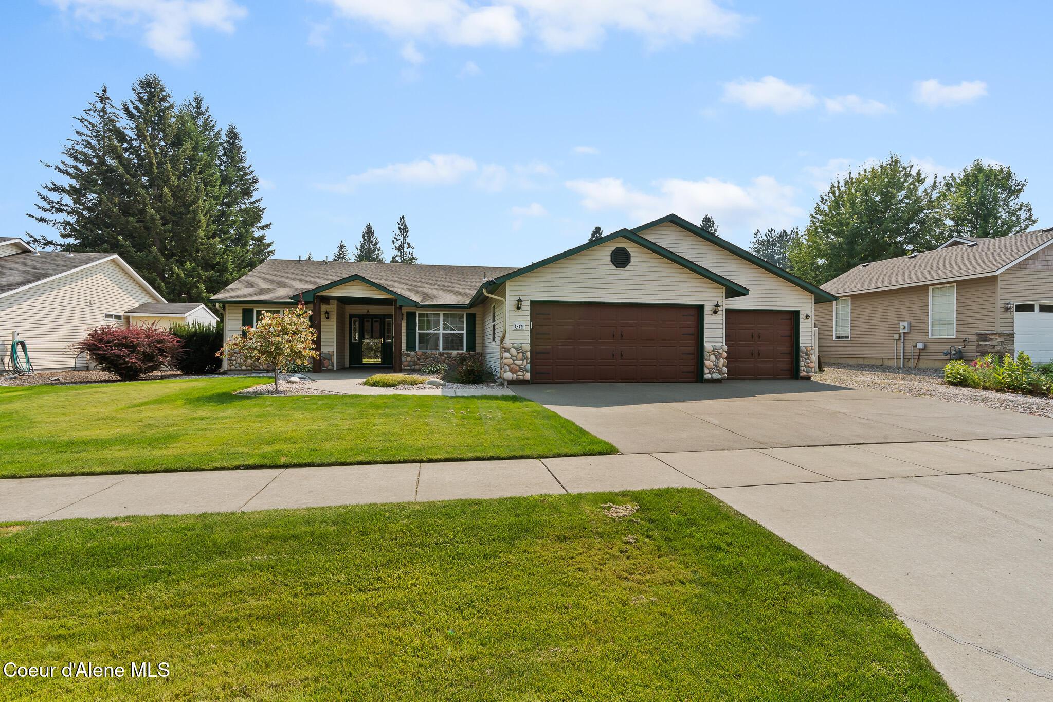 1378 W Benjamin Ave — photo