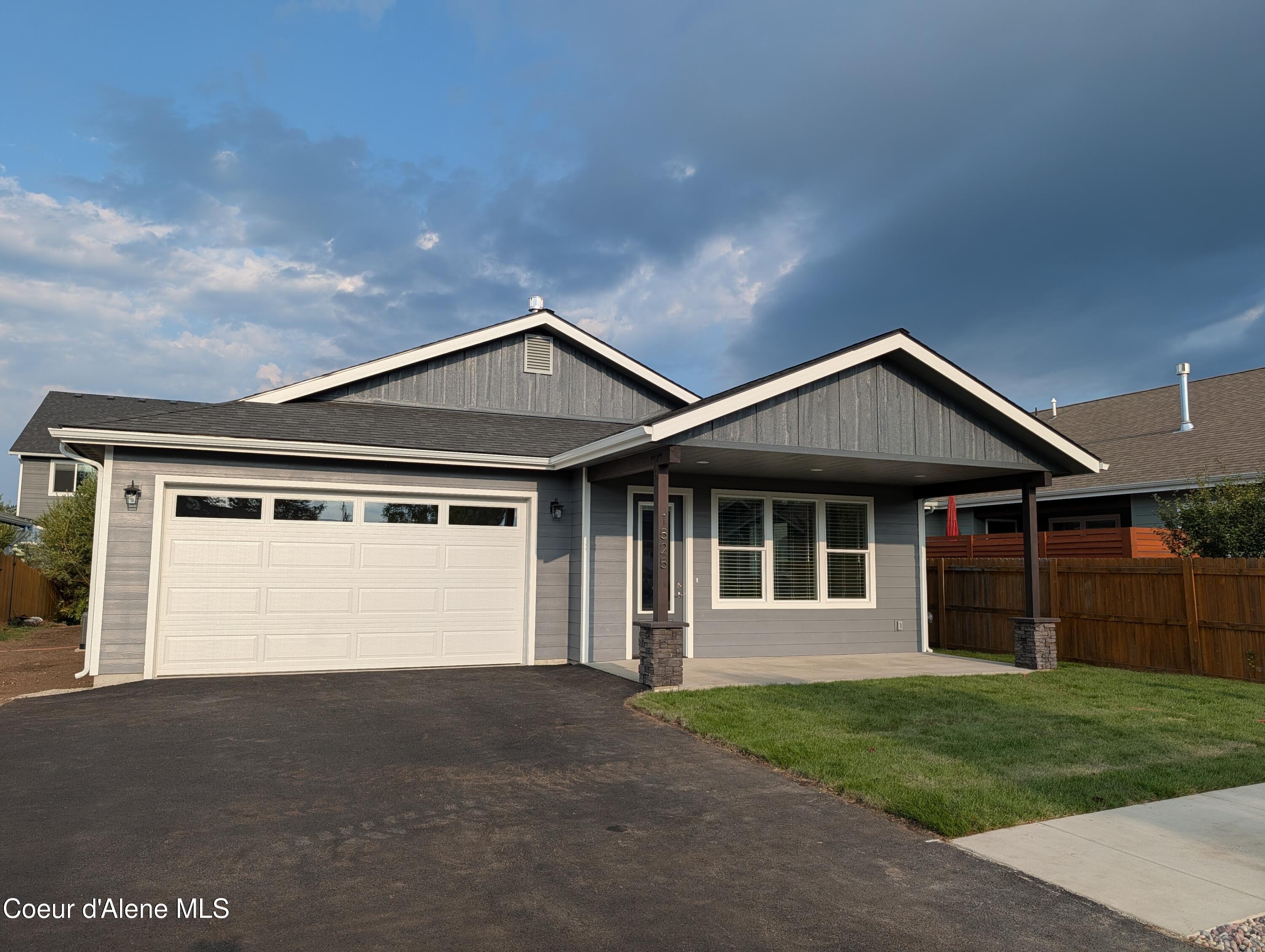 1525 Nicholas Way — photo