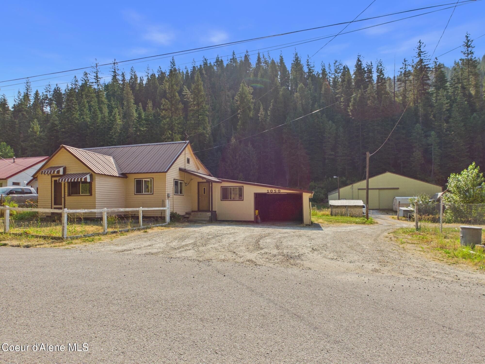 1050 Two Mile Rd — photo