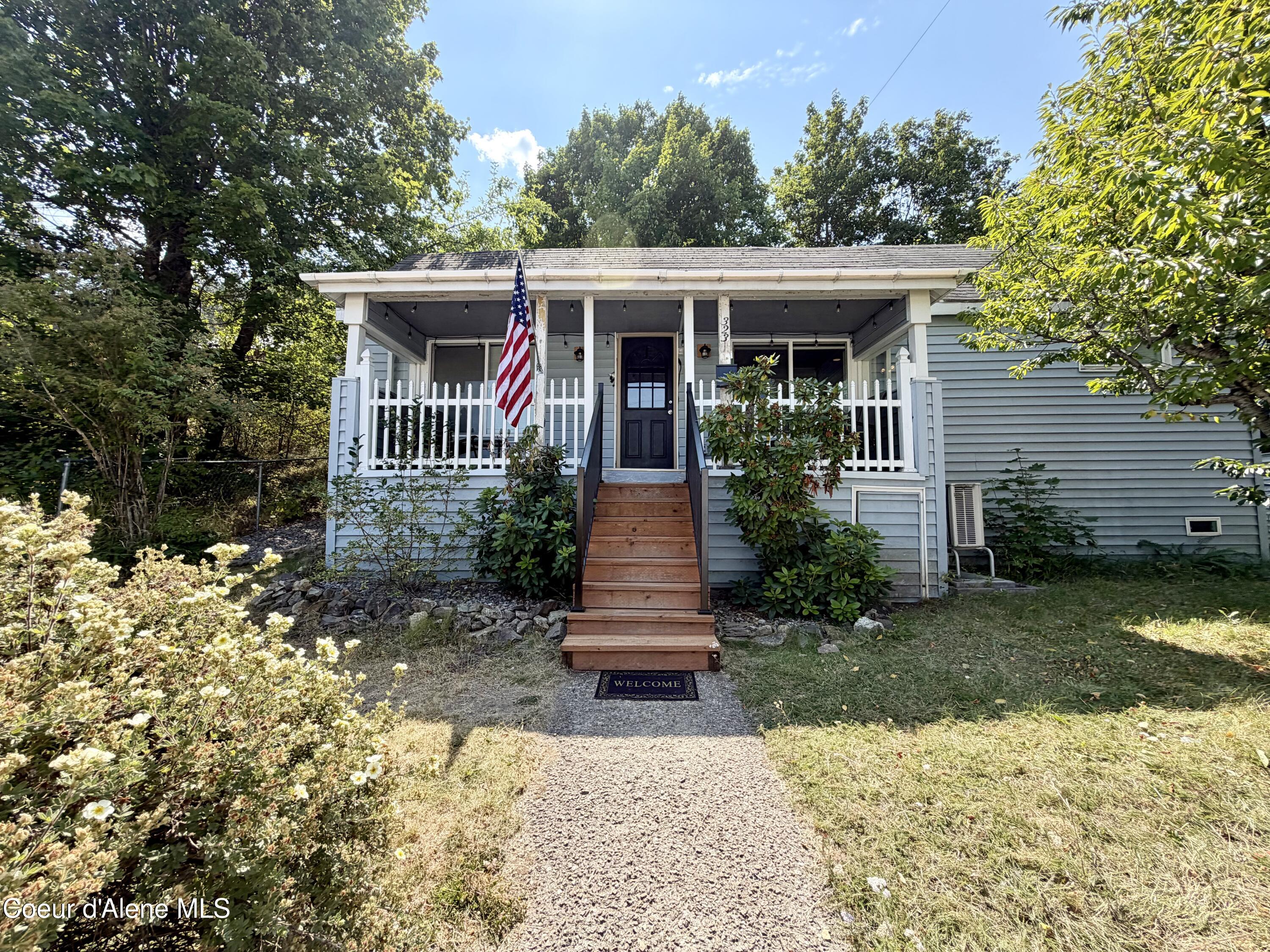 323 W Park Ave — photo