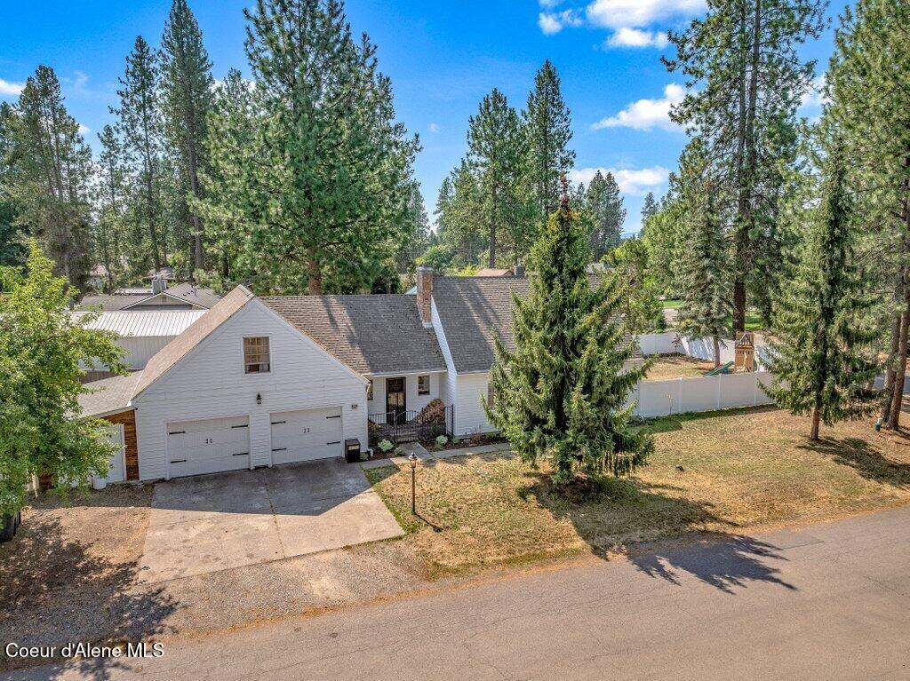 1140 E Forest Park Ln — photo