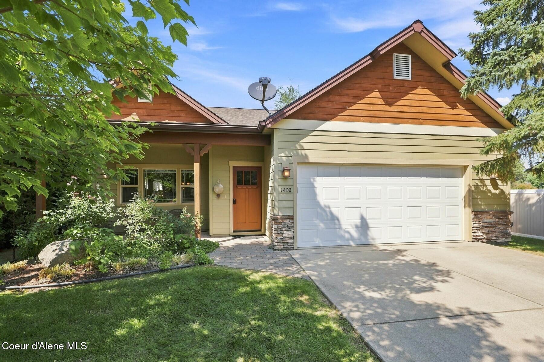 1402 River Rock Rd — photo