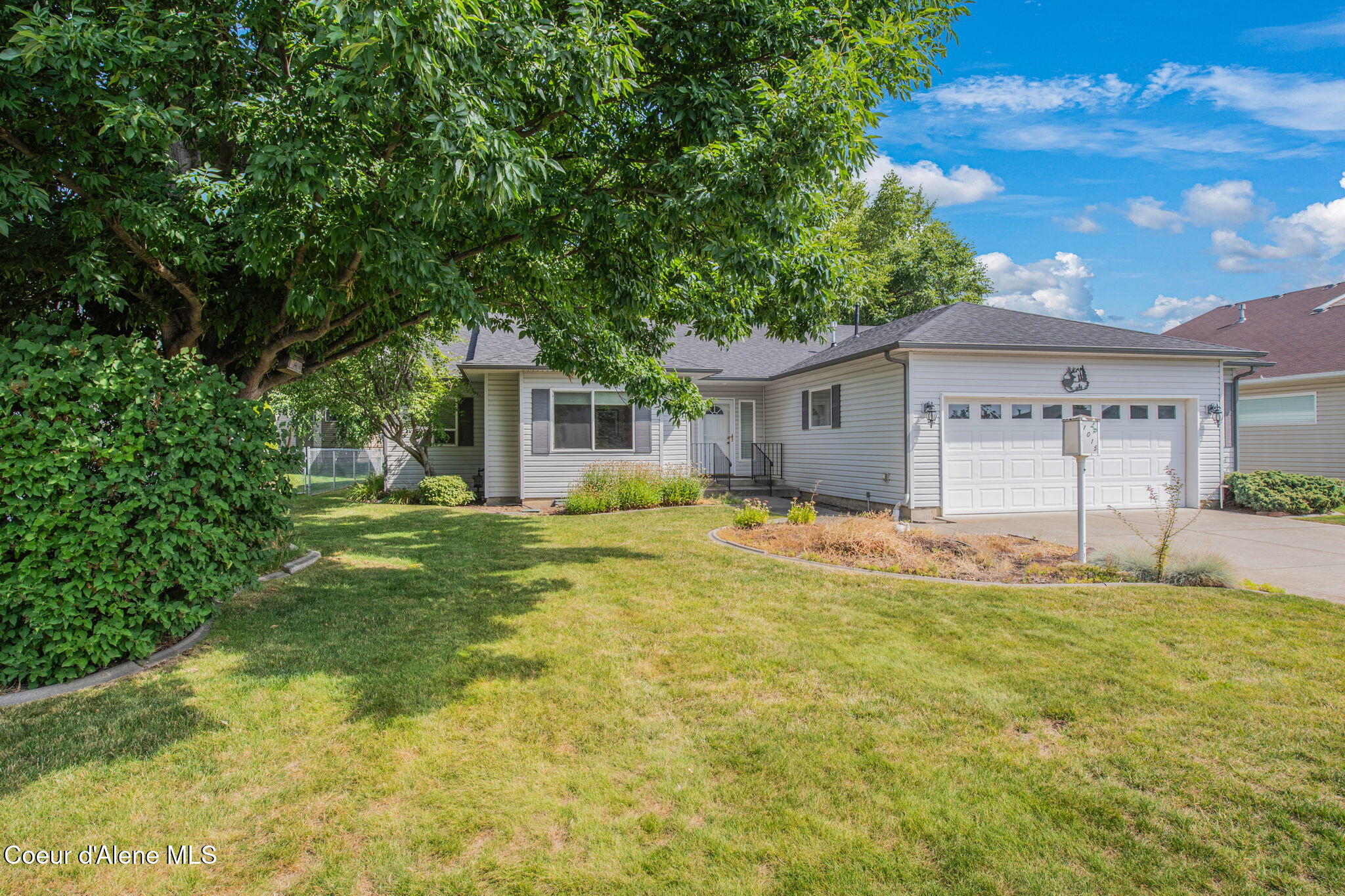 1015 W Fairview Dr — photo