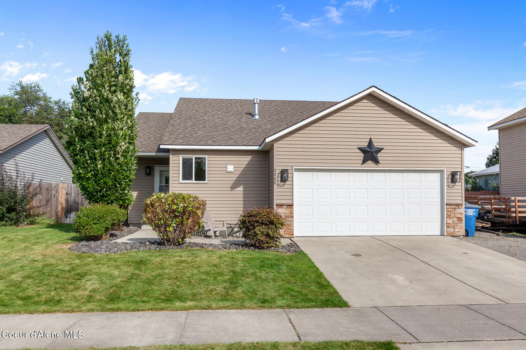 2288 N Dallan Dr — photo
