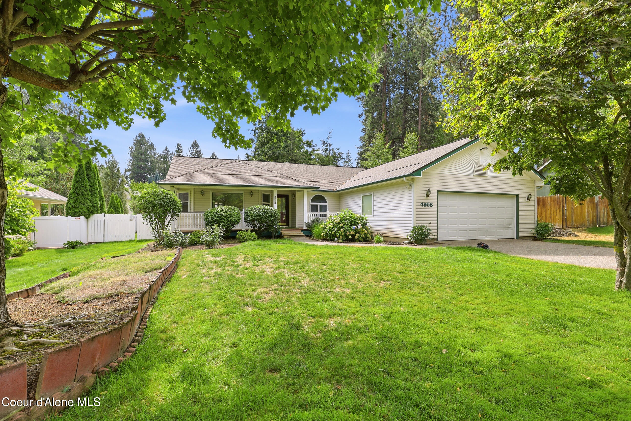 4958 E Woodland Dr — photo