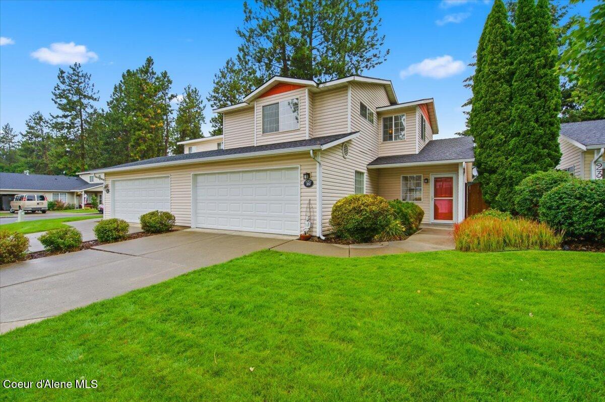 217 E Knotty Pine Ln — photo