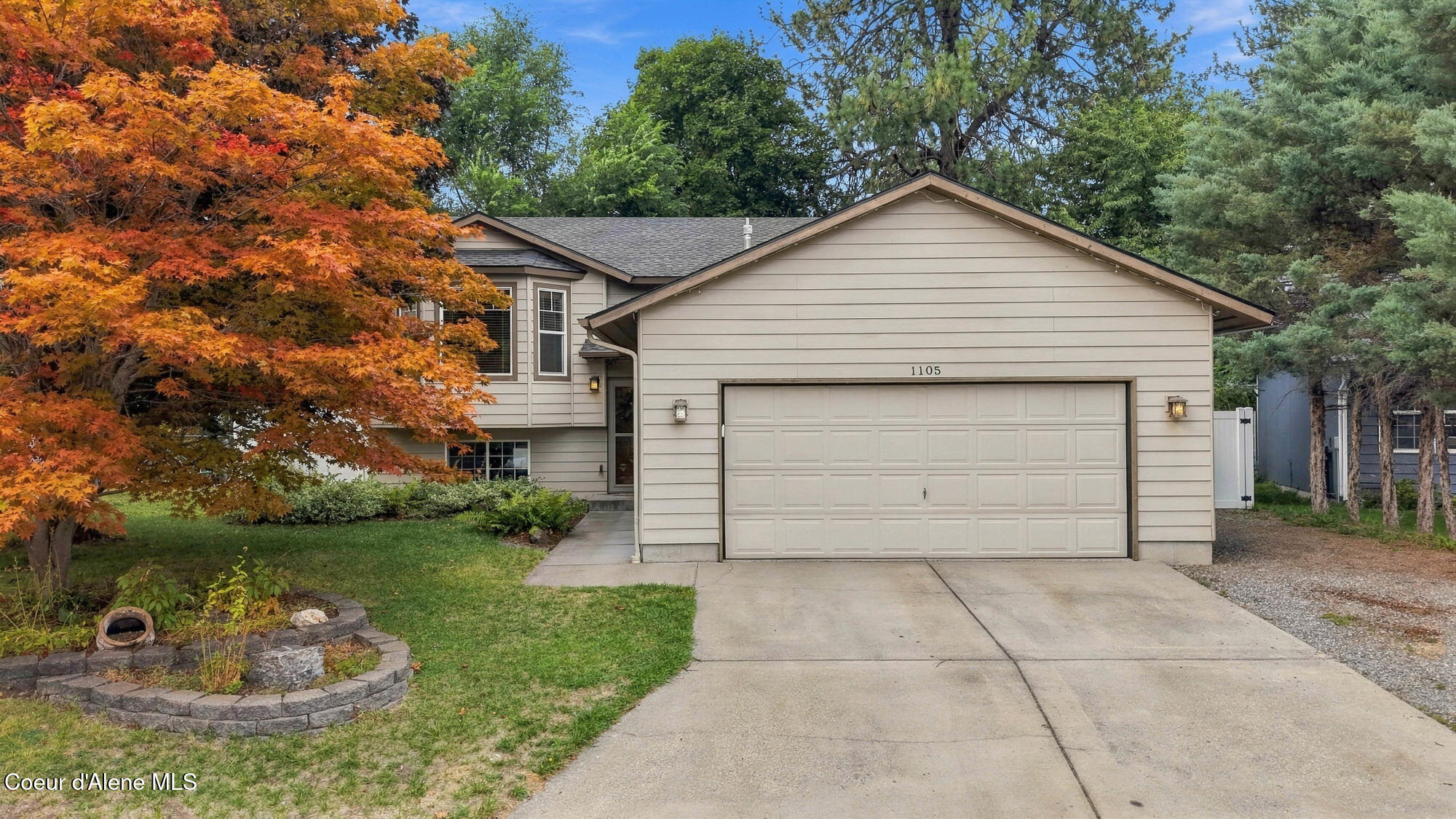 1105 W Kristen Ave — photo