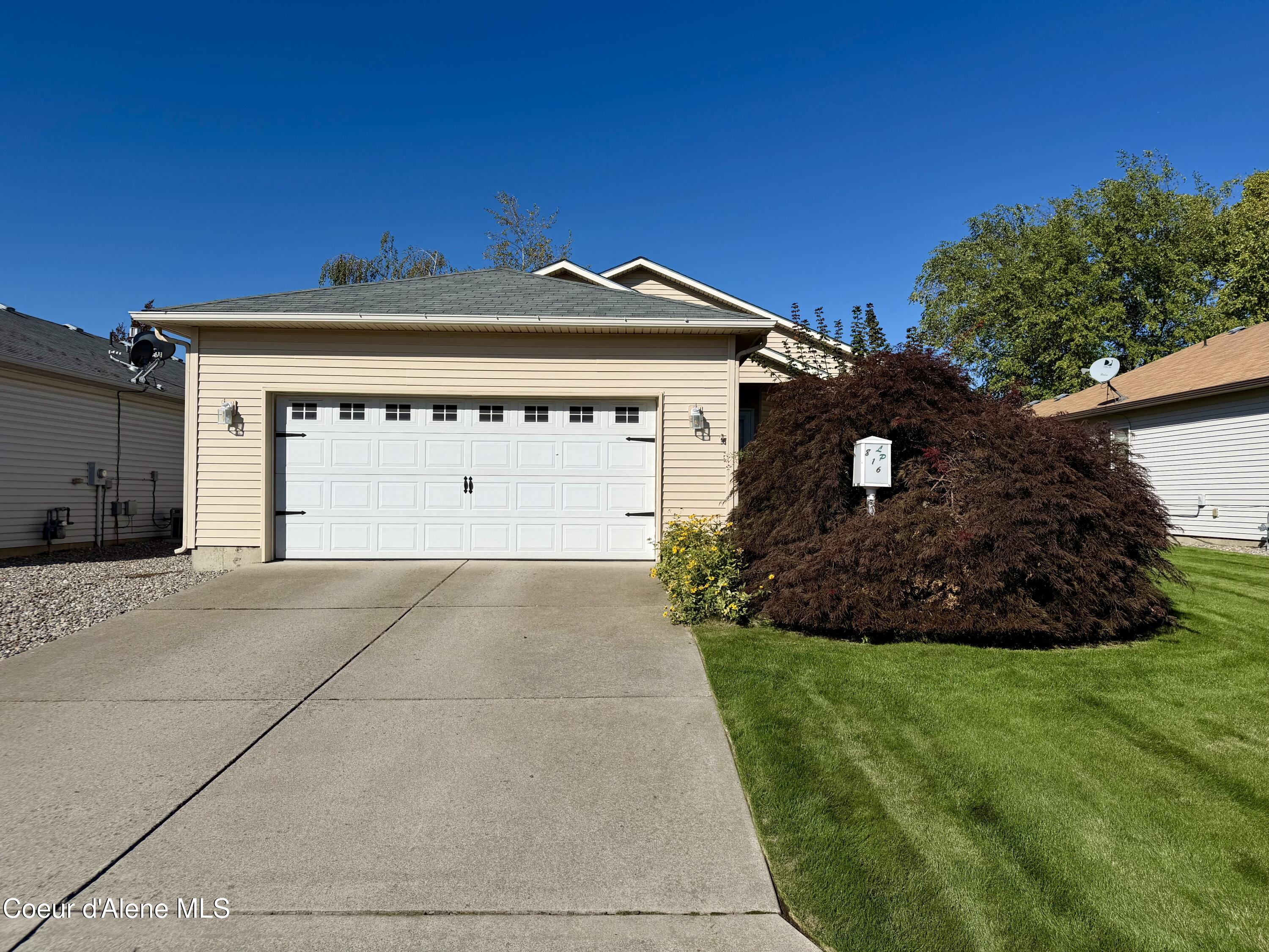 816 W Woodlawn Dr — photo