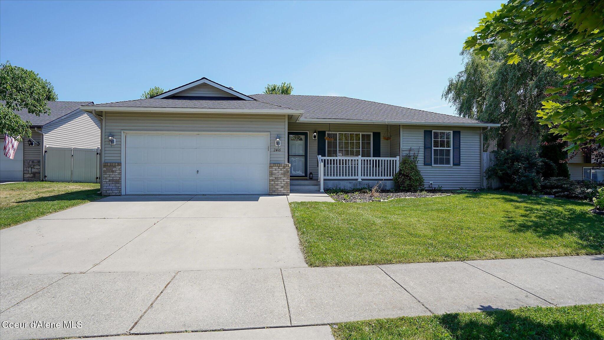 2416 N Mackenzie Dr — photo