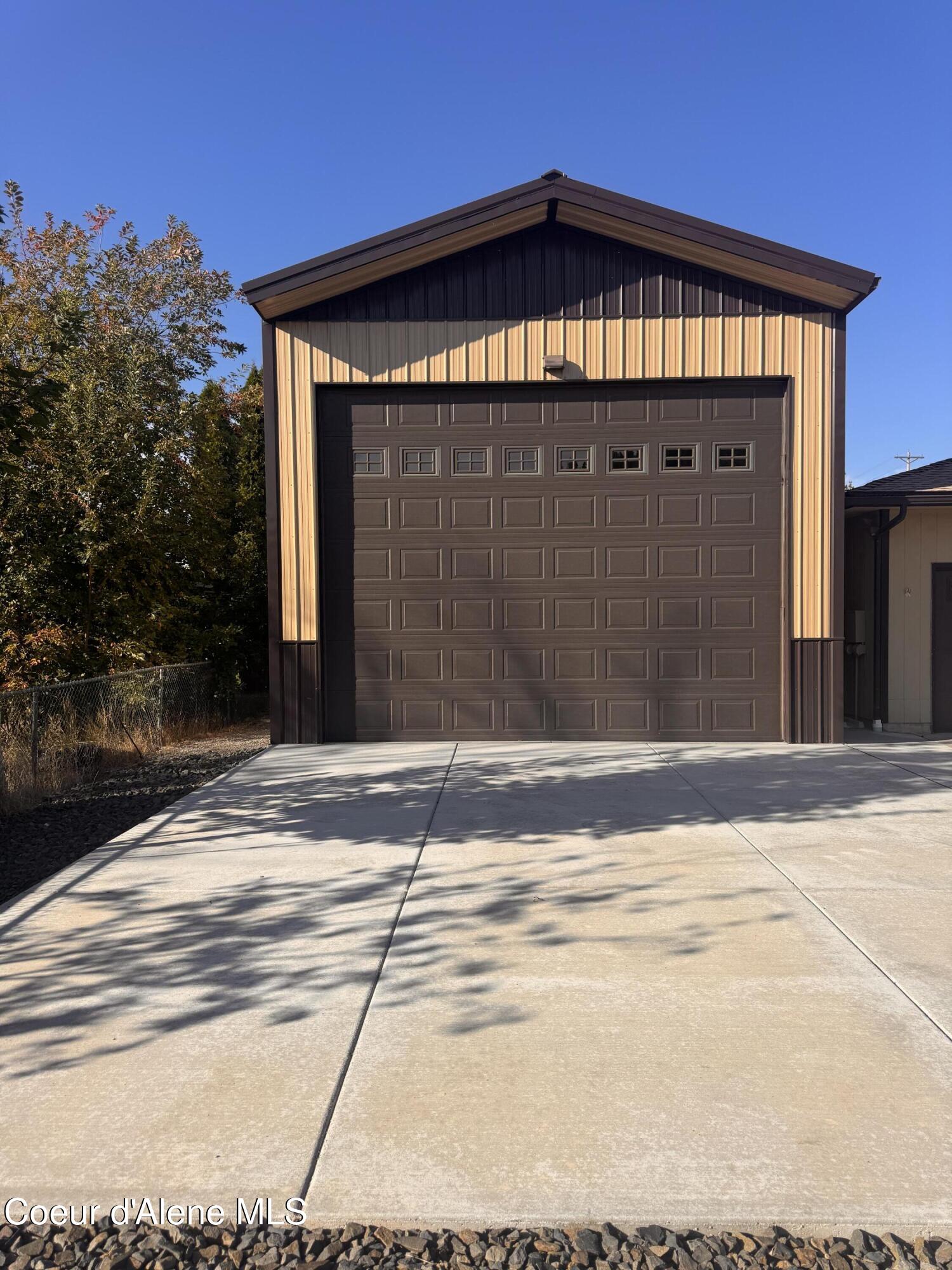 1621 E Haycraft Ave — photo