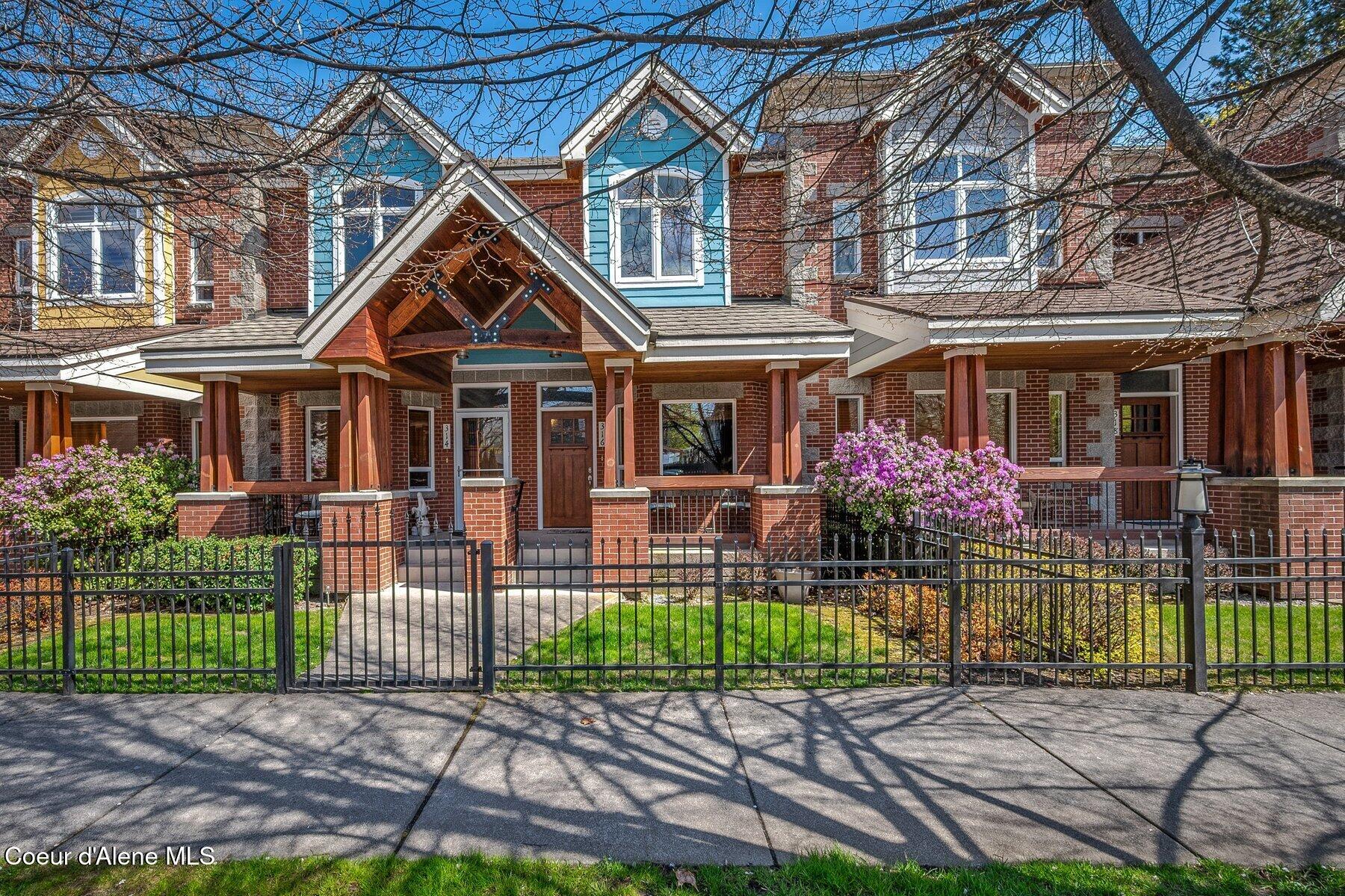 316 S 10th Pl — photo