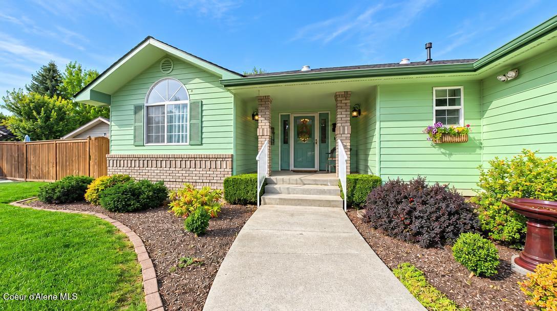 2707 E Thomas Hill Dr — photo