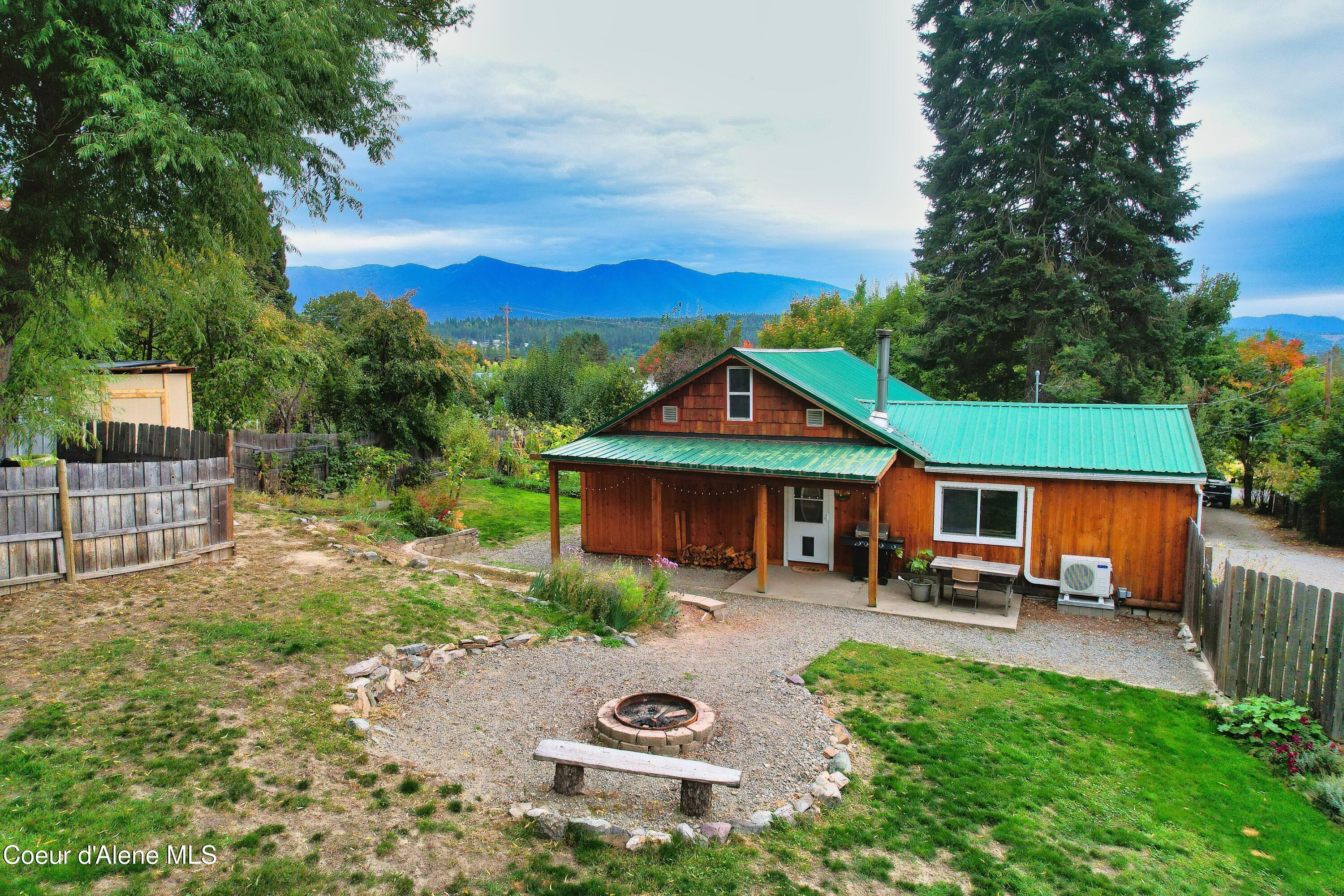 6733 Chippewa Dr — photo