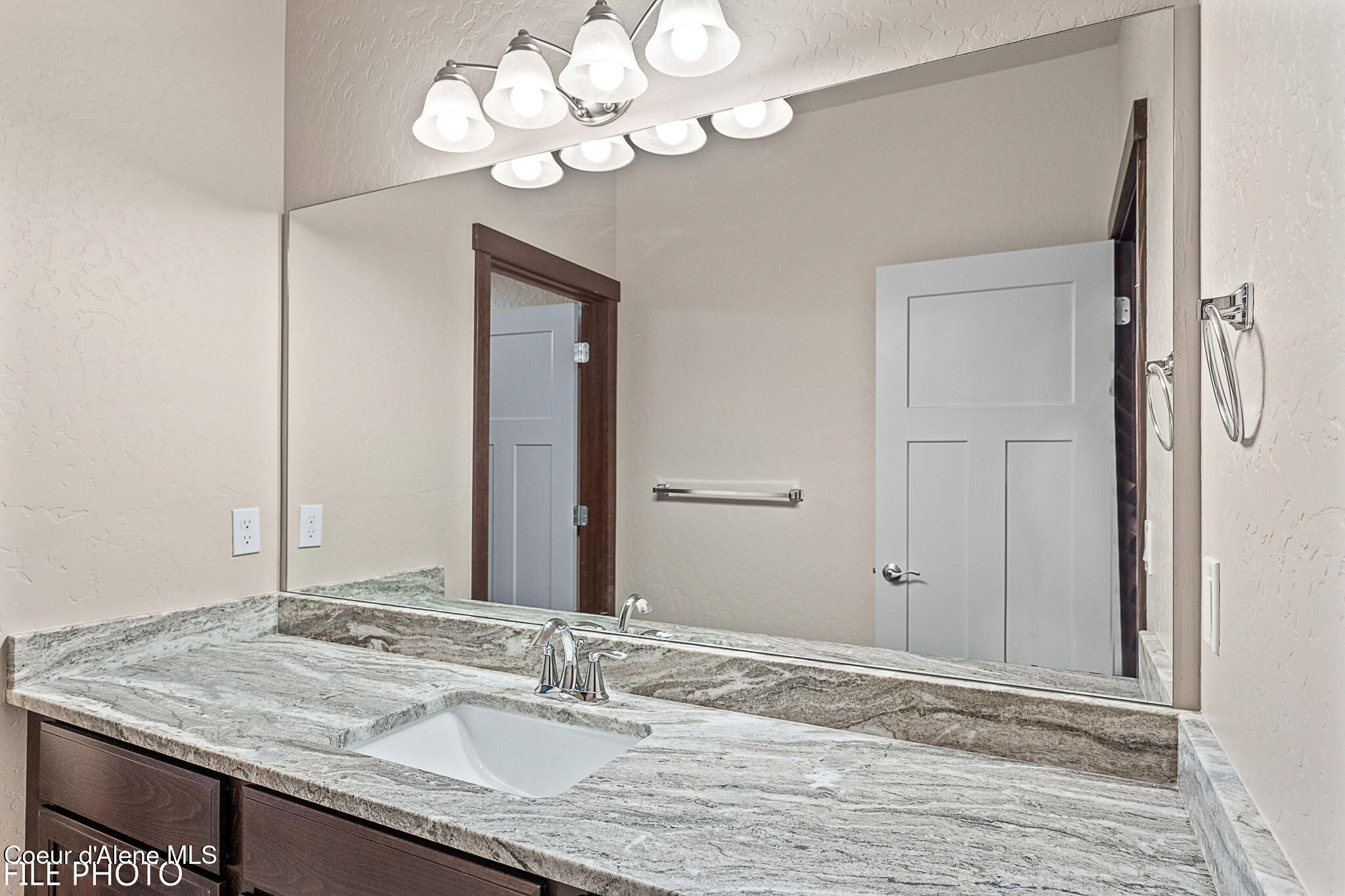 4452 E Davin Dr, Post Falls, ID 83854 — photo 2