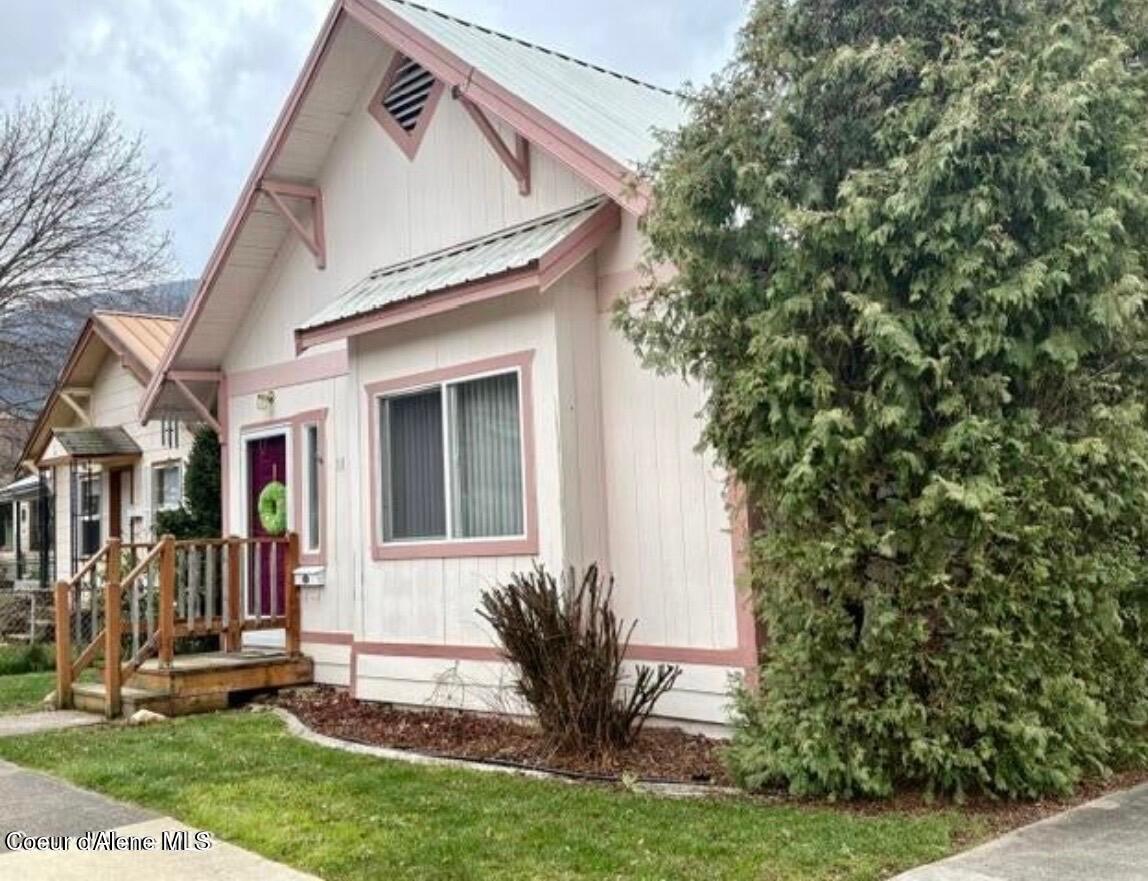 11 W Mission Ave — photo