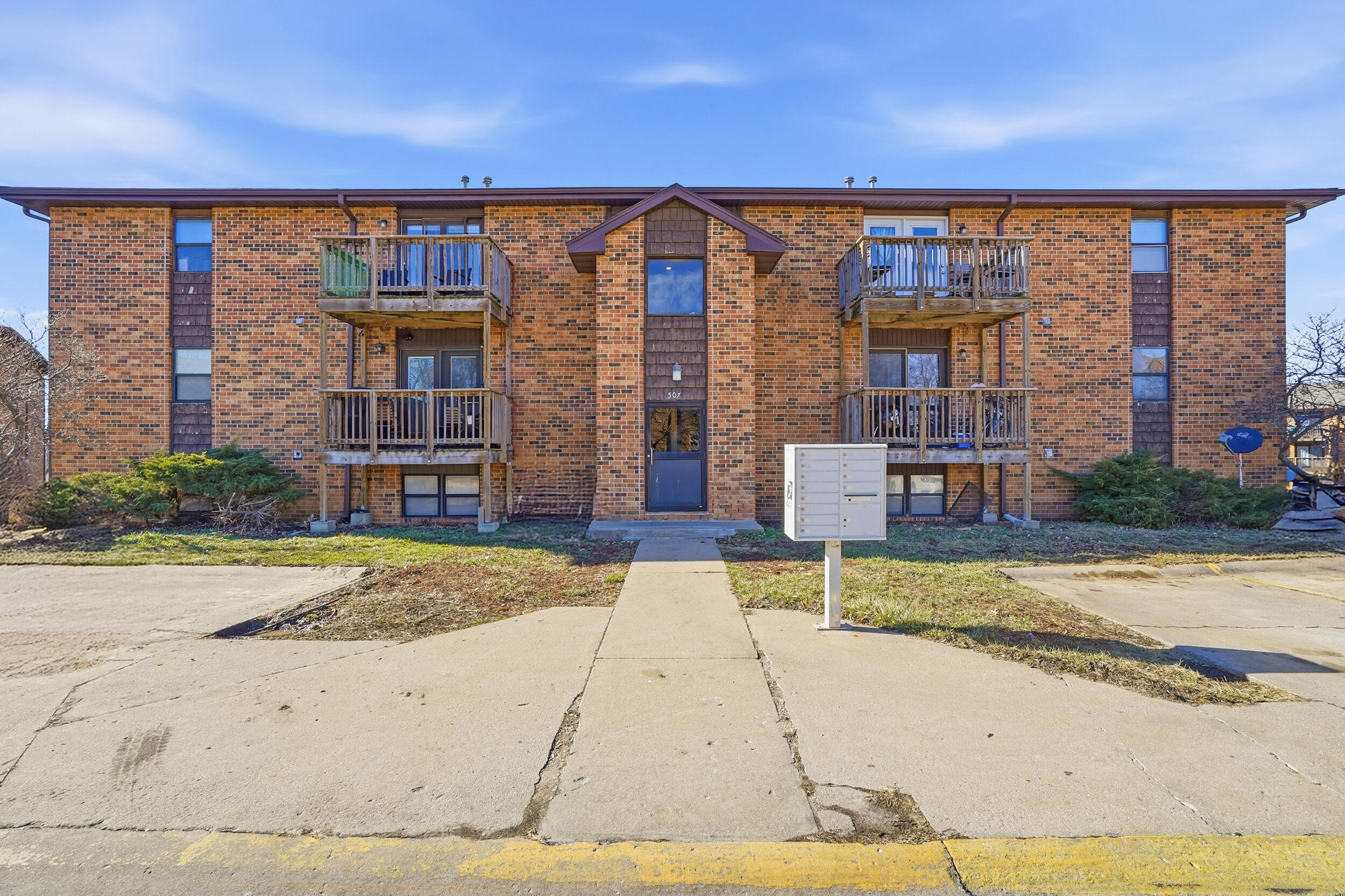 507 Columbia Dr Apt J — photo