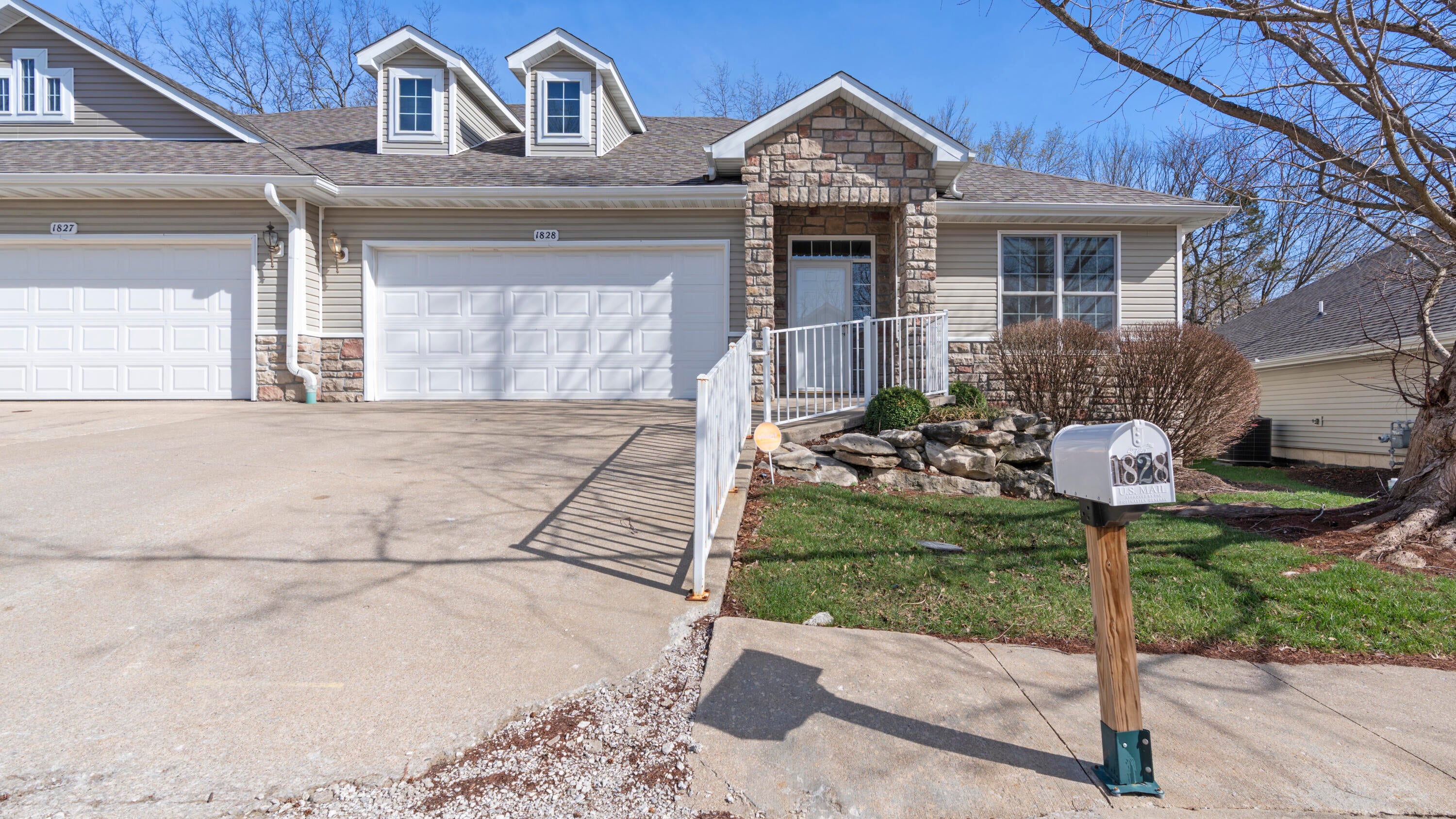 1828 Scarborough Dr — photo