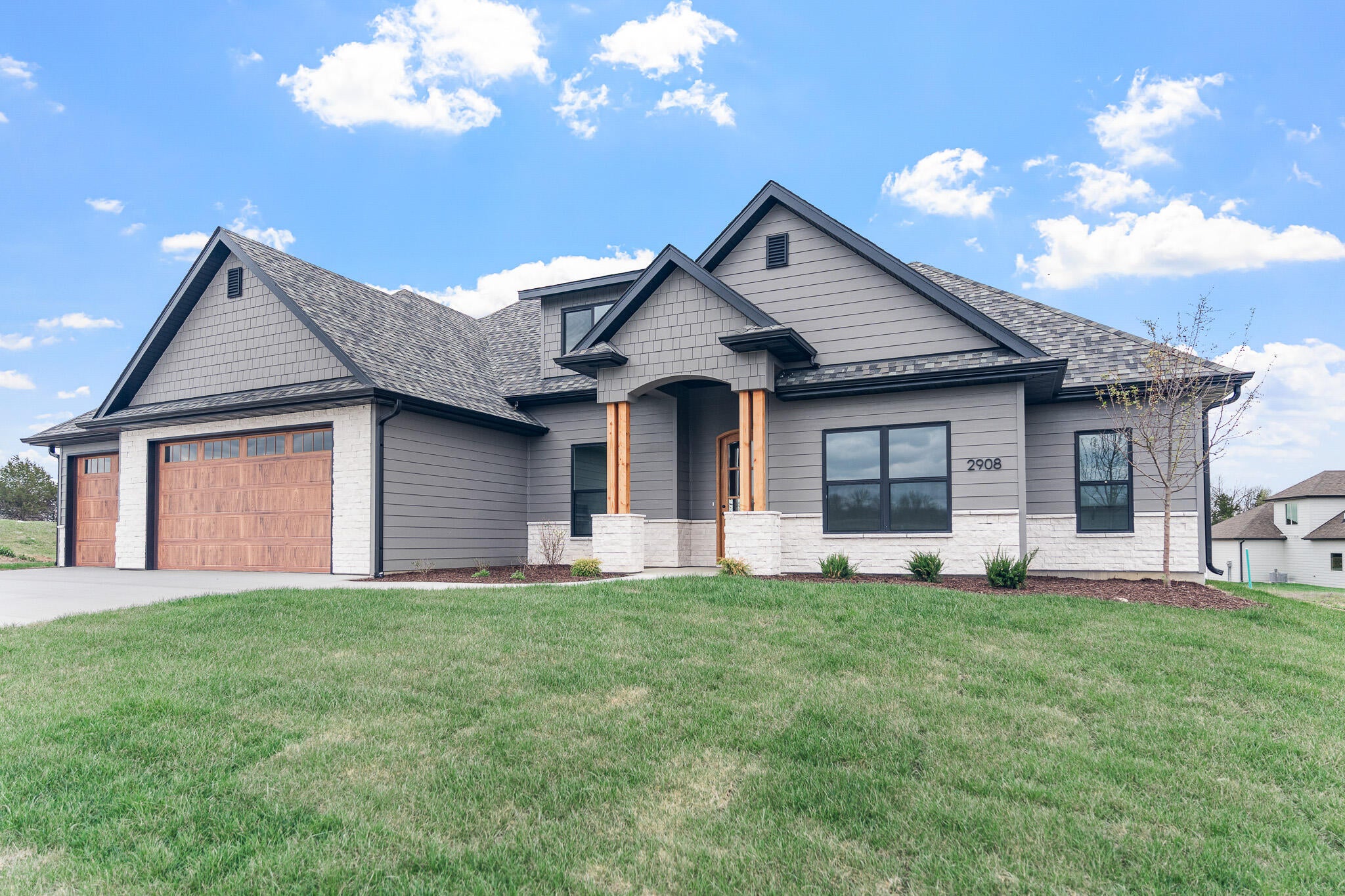 2908 Genesis Dr — photo