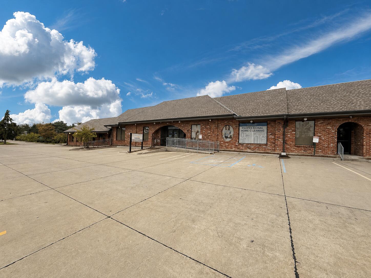 3211 S Providence Rd 109 — photo