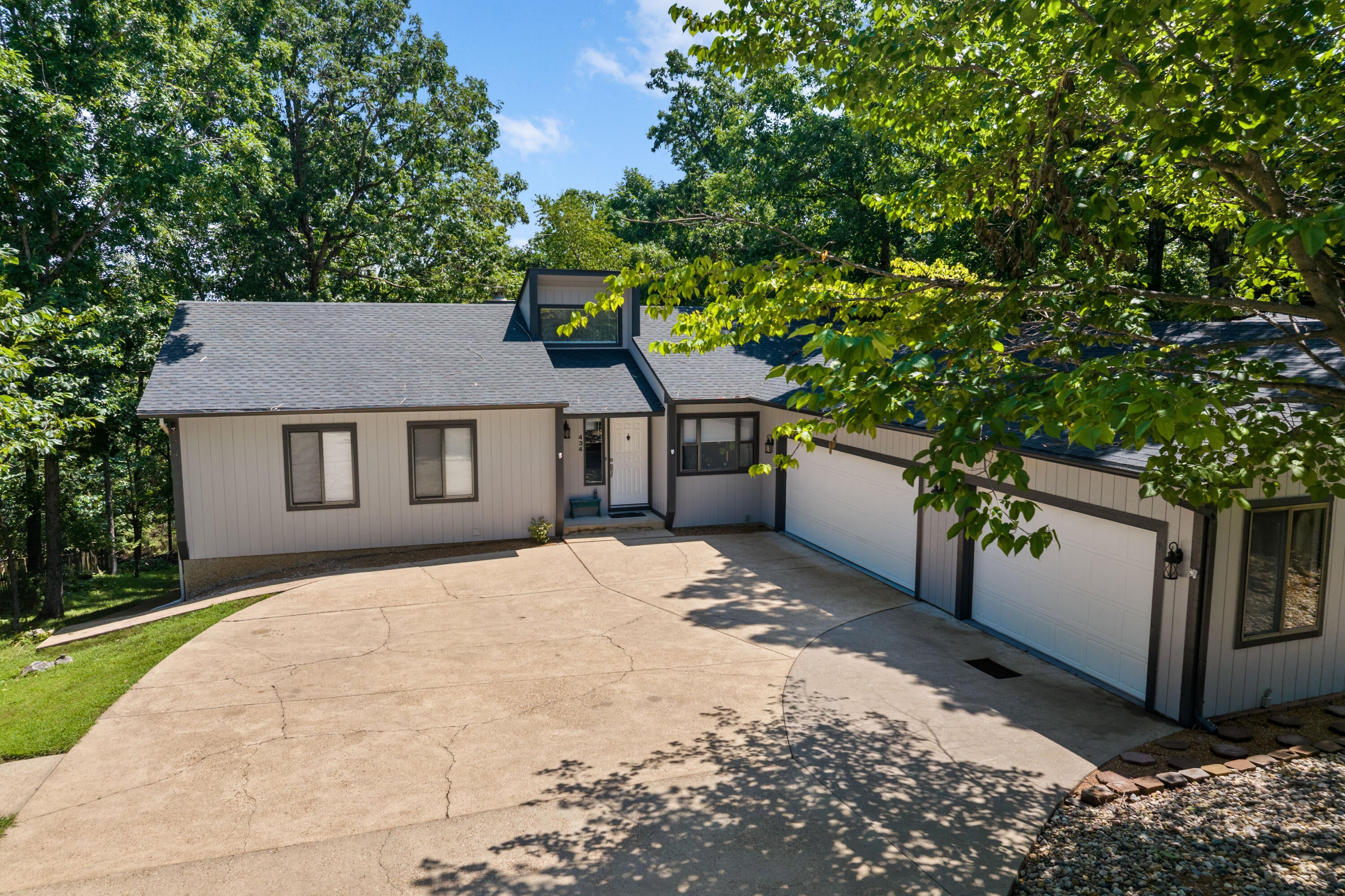 434 Cherokee Rd — photo