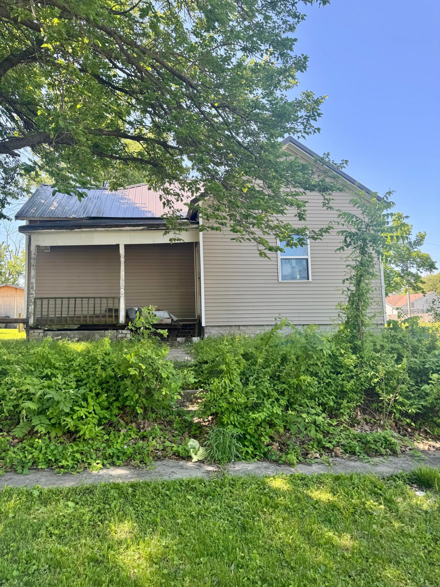 912 Bond St — photo