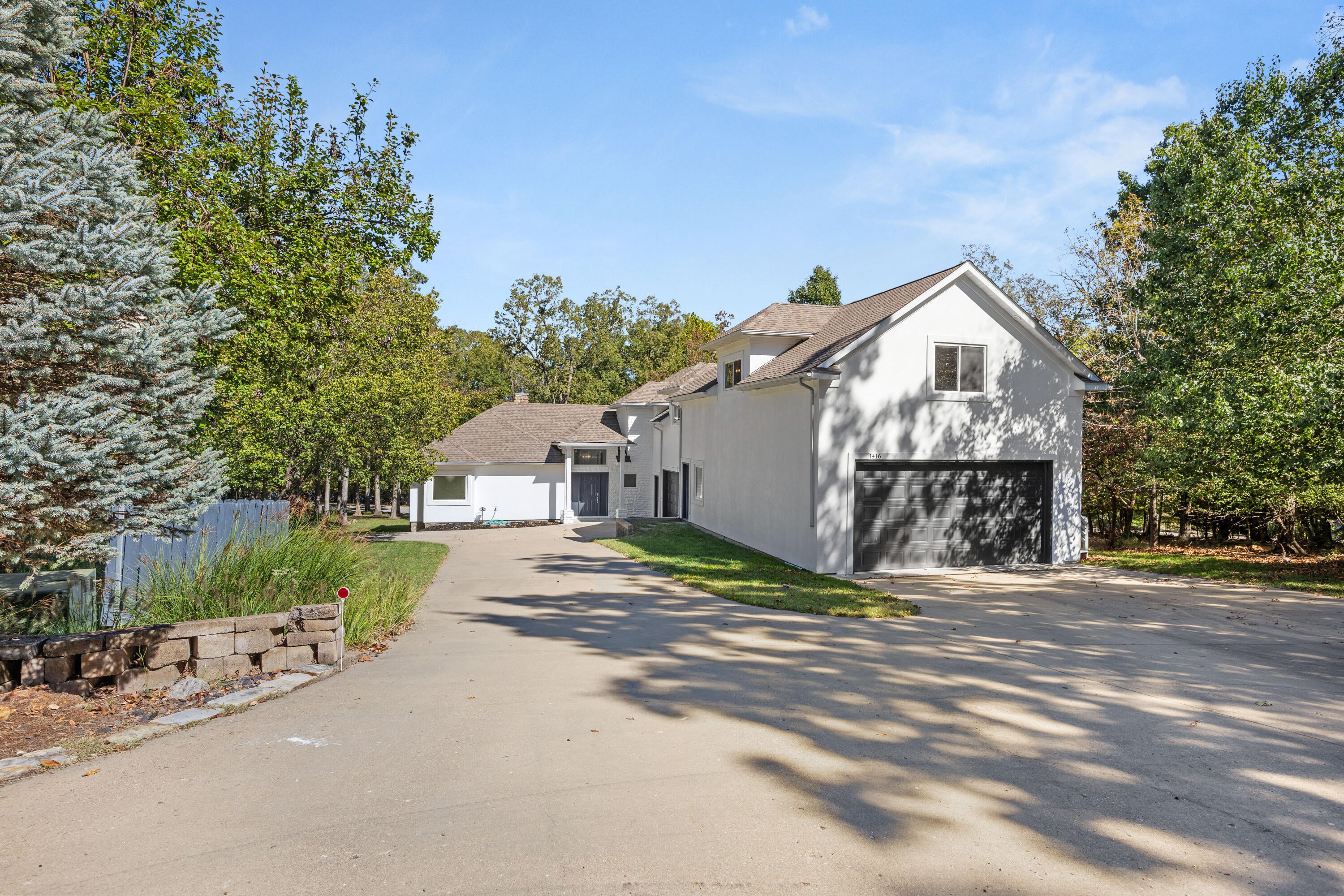 1416 Grand Point Blvd — photo