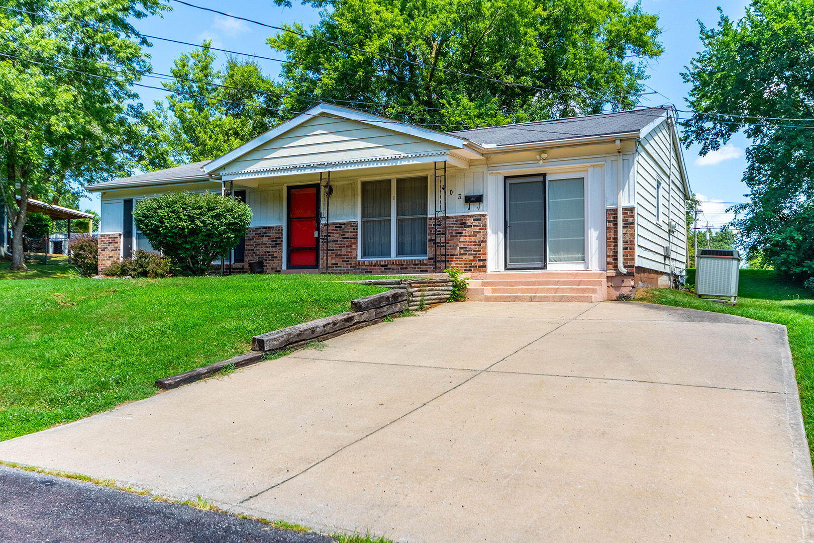 403 E Vine St, Mexico, MO 65265 — photo 2