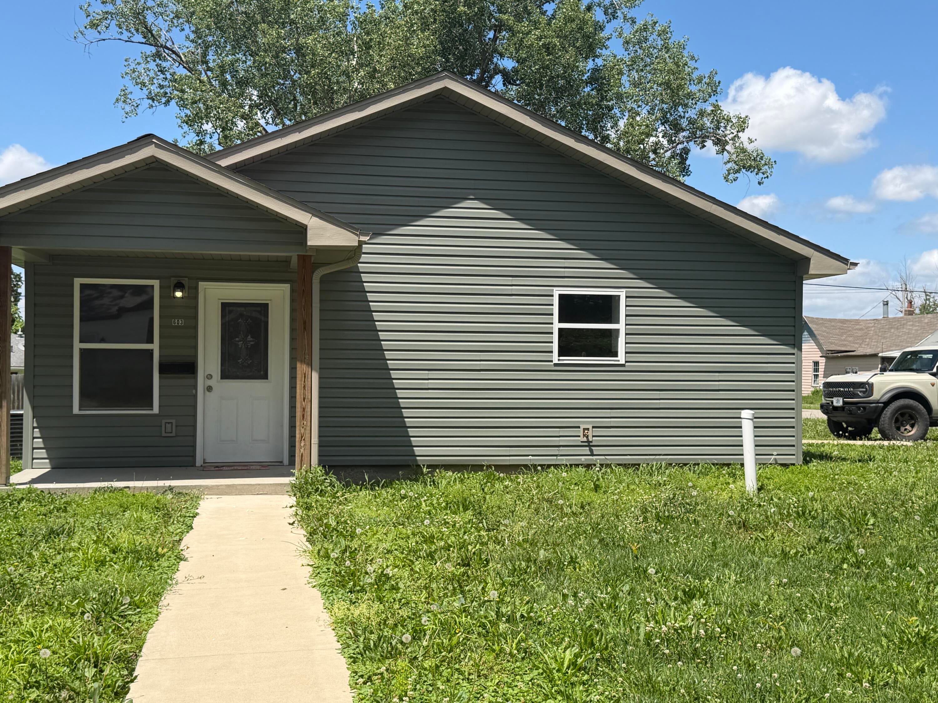 603 W Maple St — photo