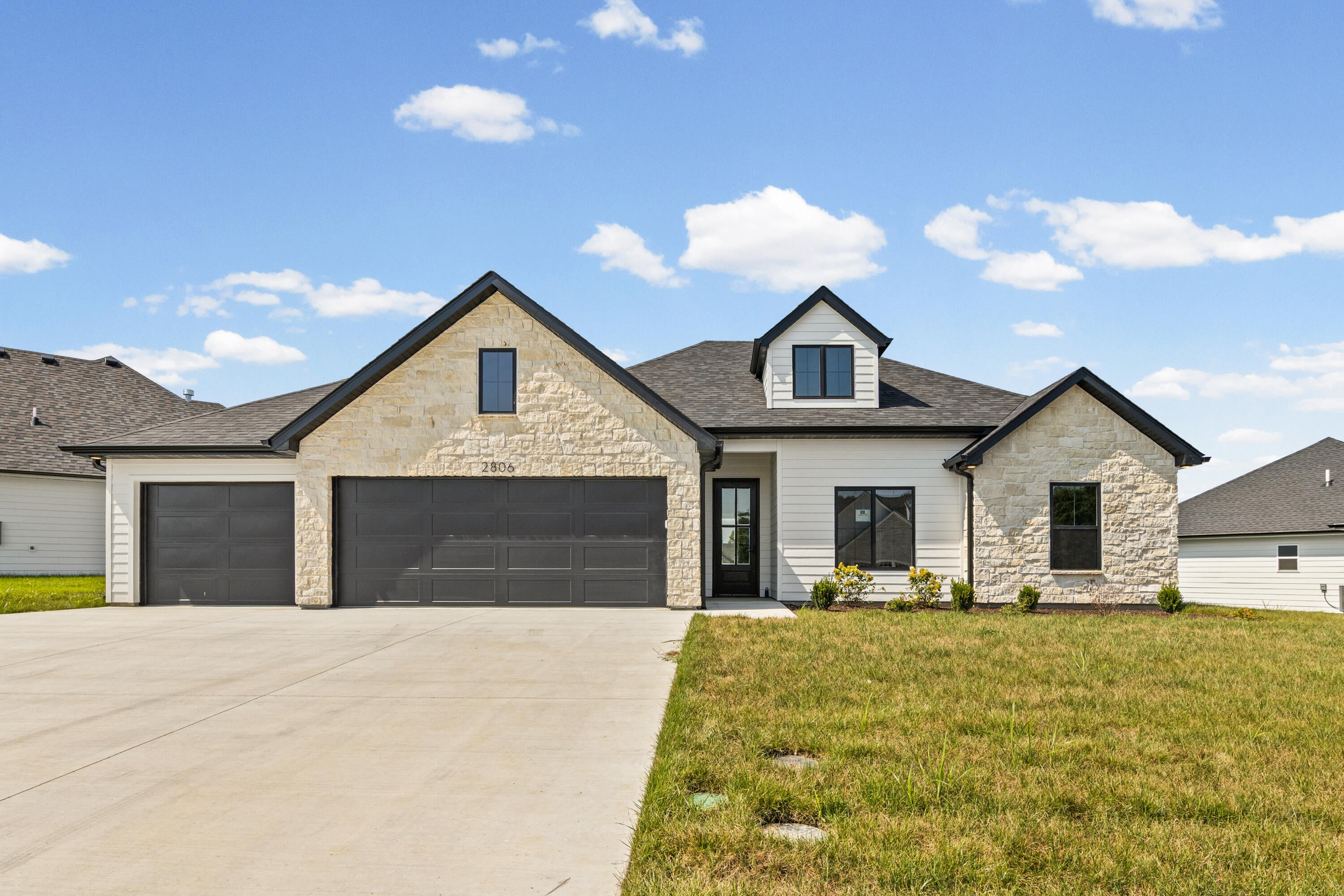 2806 Misty Flower Dr — photo