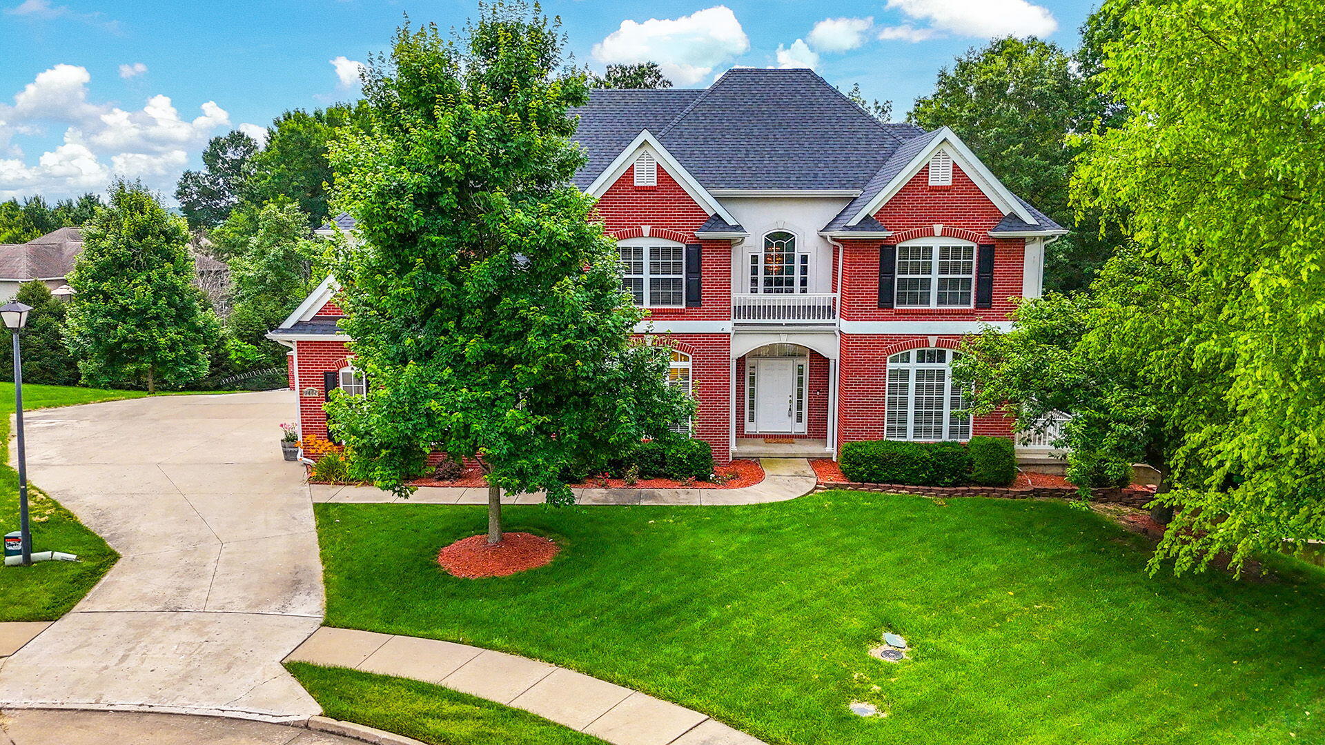 2404 Rainier Ct — photo