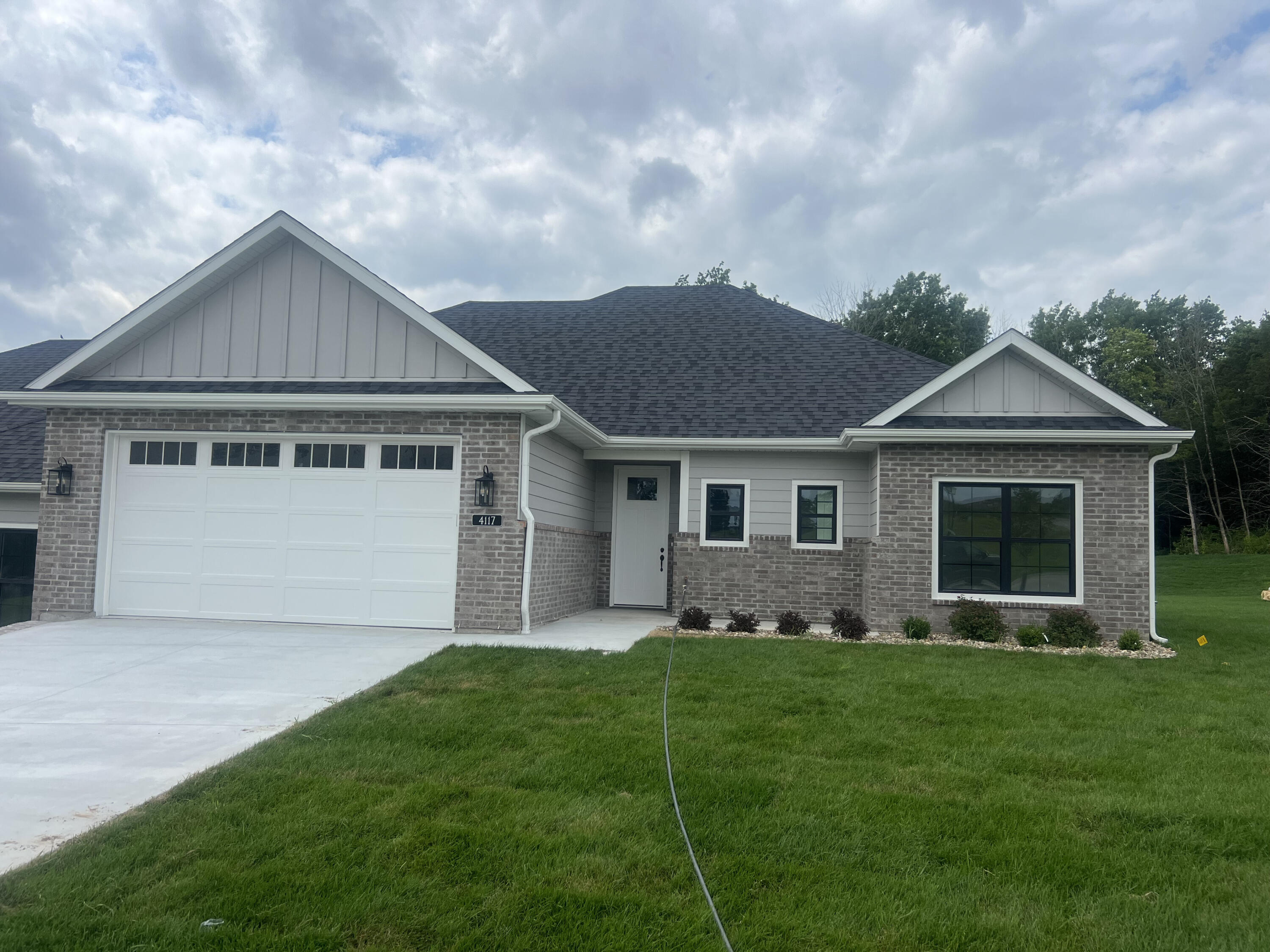 4117 Umbria Ct — photo
